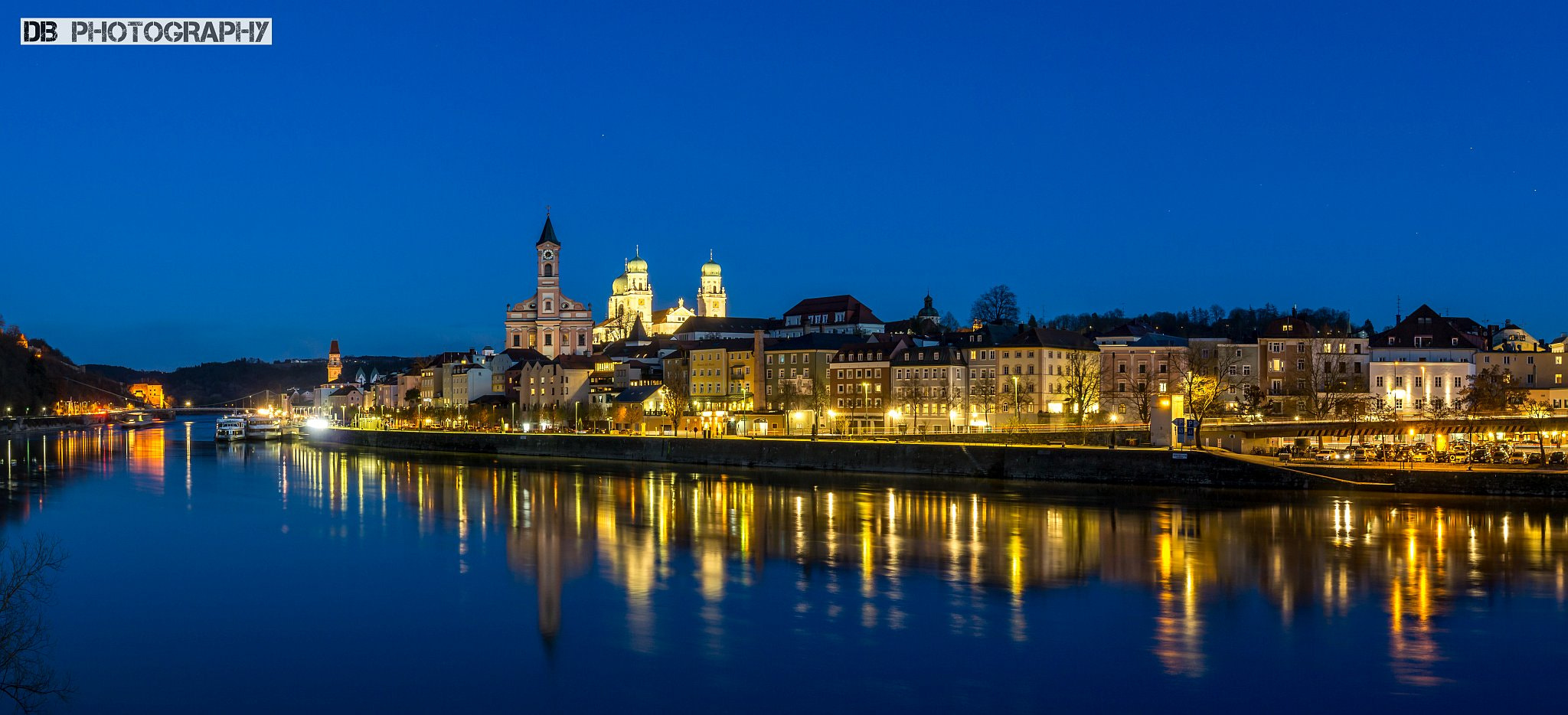 Sony a6000 + Sigma 19mm F2.8 EX DN sample photo. Passau in the evening photography