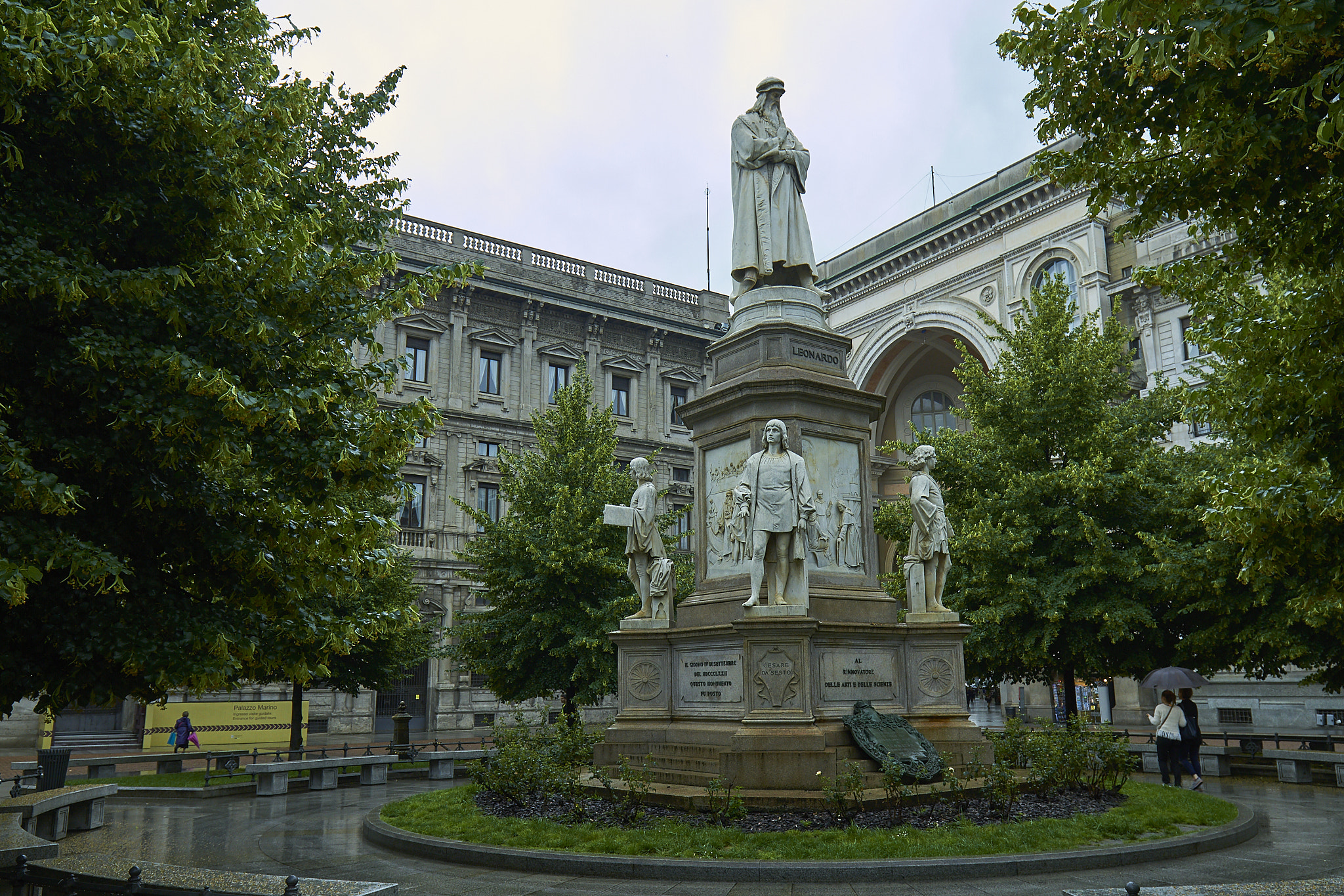 Canon EF 16-35mm F4L IS USM sample photo. Monument to leonardo photography