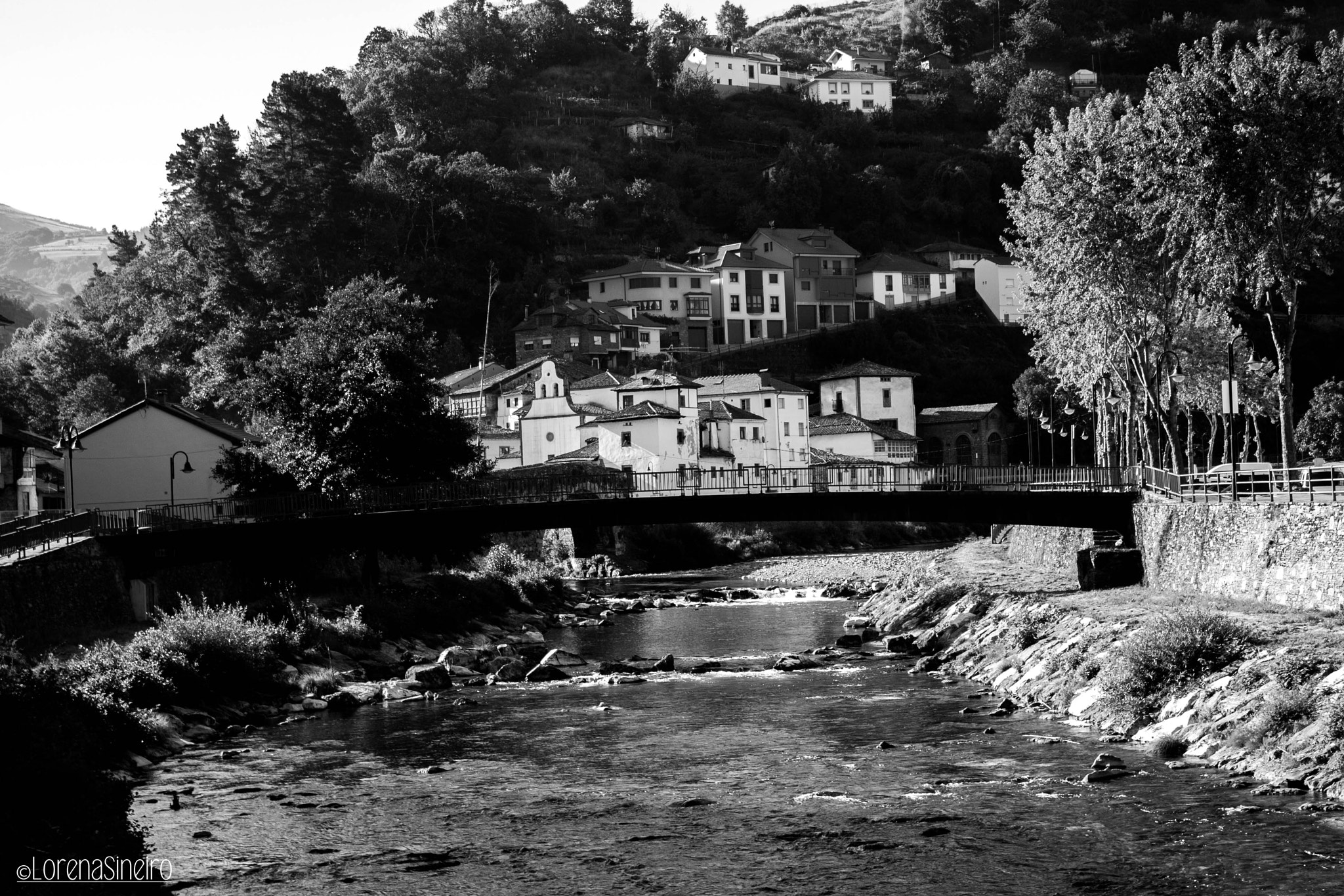 Canon EOS 1000D (EOS Digital Rebel XS / EOS Kiss F) sample photo. Little village in the mountain photography