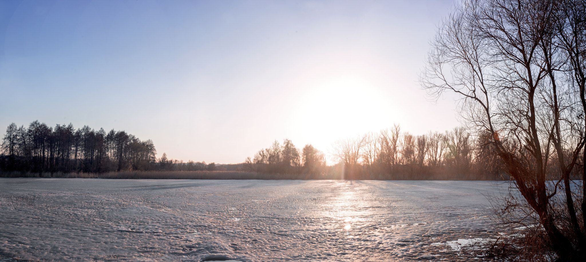Sony SLT-A77 + Sony DT 35mm F1.8 SAM sample photo. Sunset on the spring ice photography