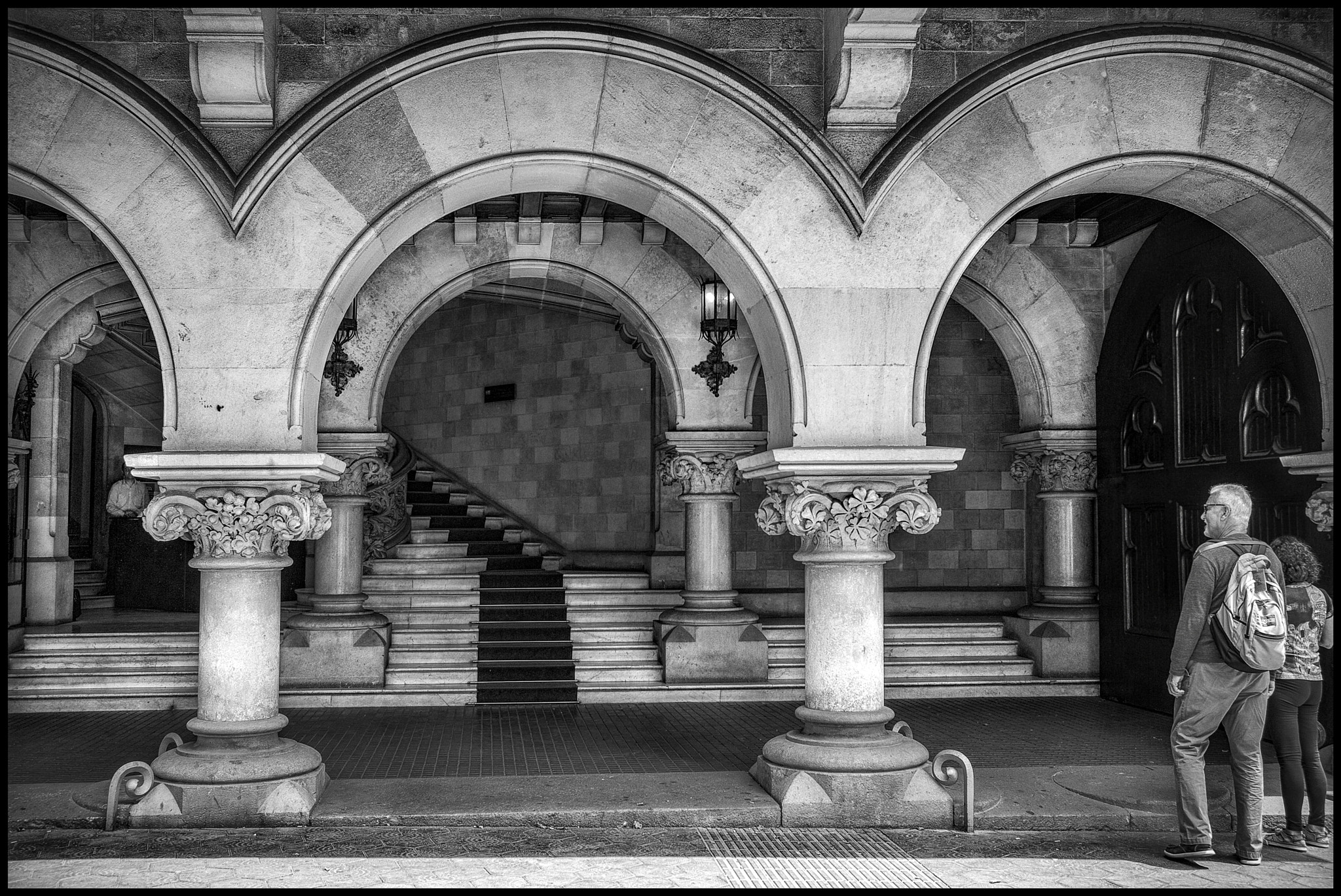 Summicron-M 1:2/35 ASPH. sample photo. To enter or not to enter...... photography