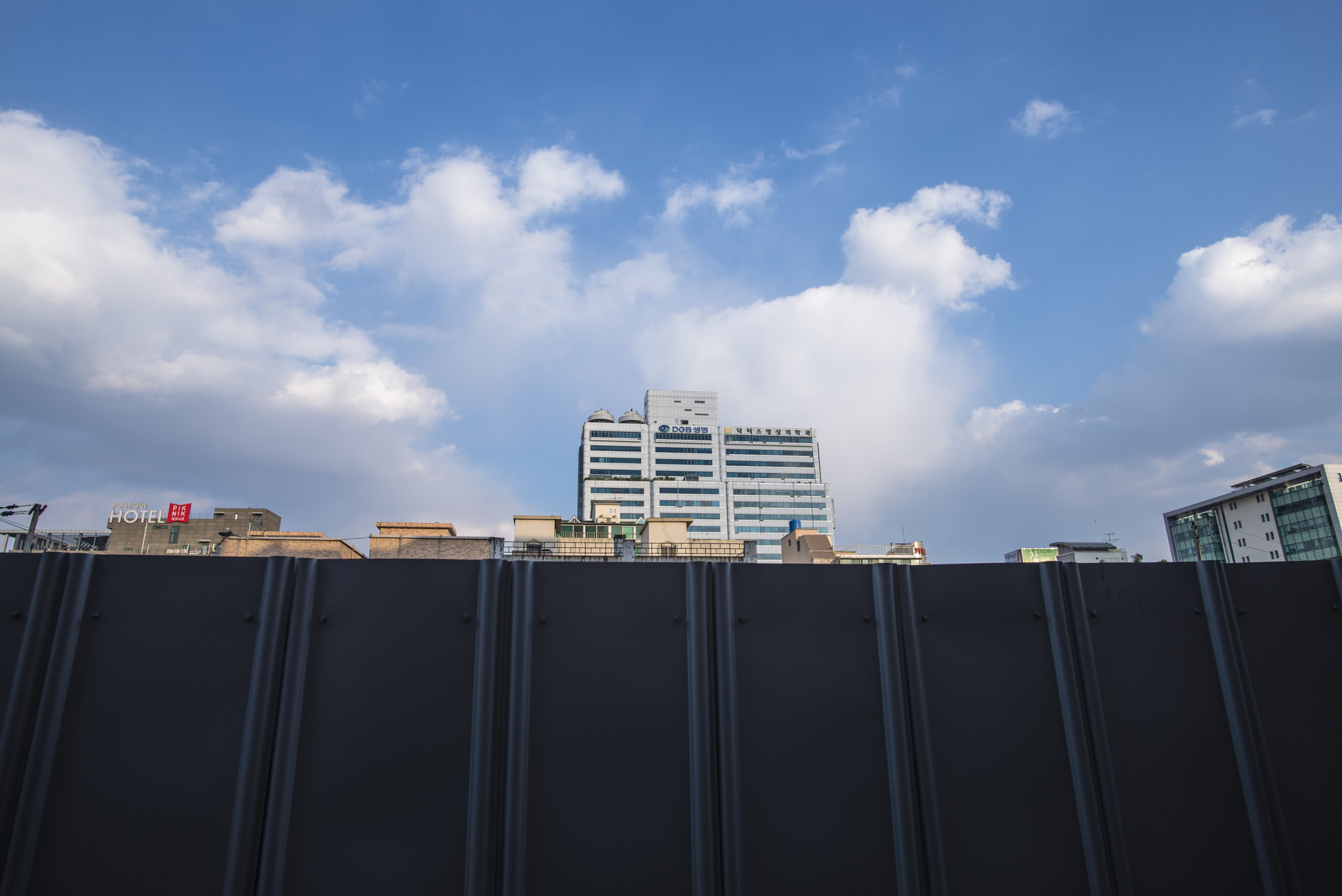 Nikon D800 + Nikon AF-S Nikkor 20mm F1.8G ED sample photo. Clear day beyond. photography