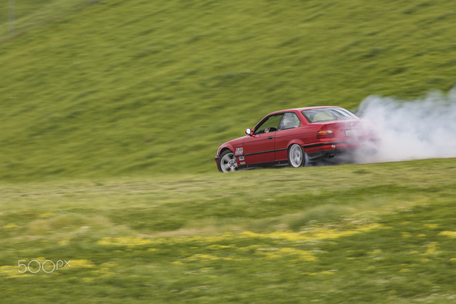 Canon EOS 5D Mark IV + Canon EF 100-400mm F4.5-5.6L IS USM sample photo. Green fields of drift photography