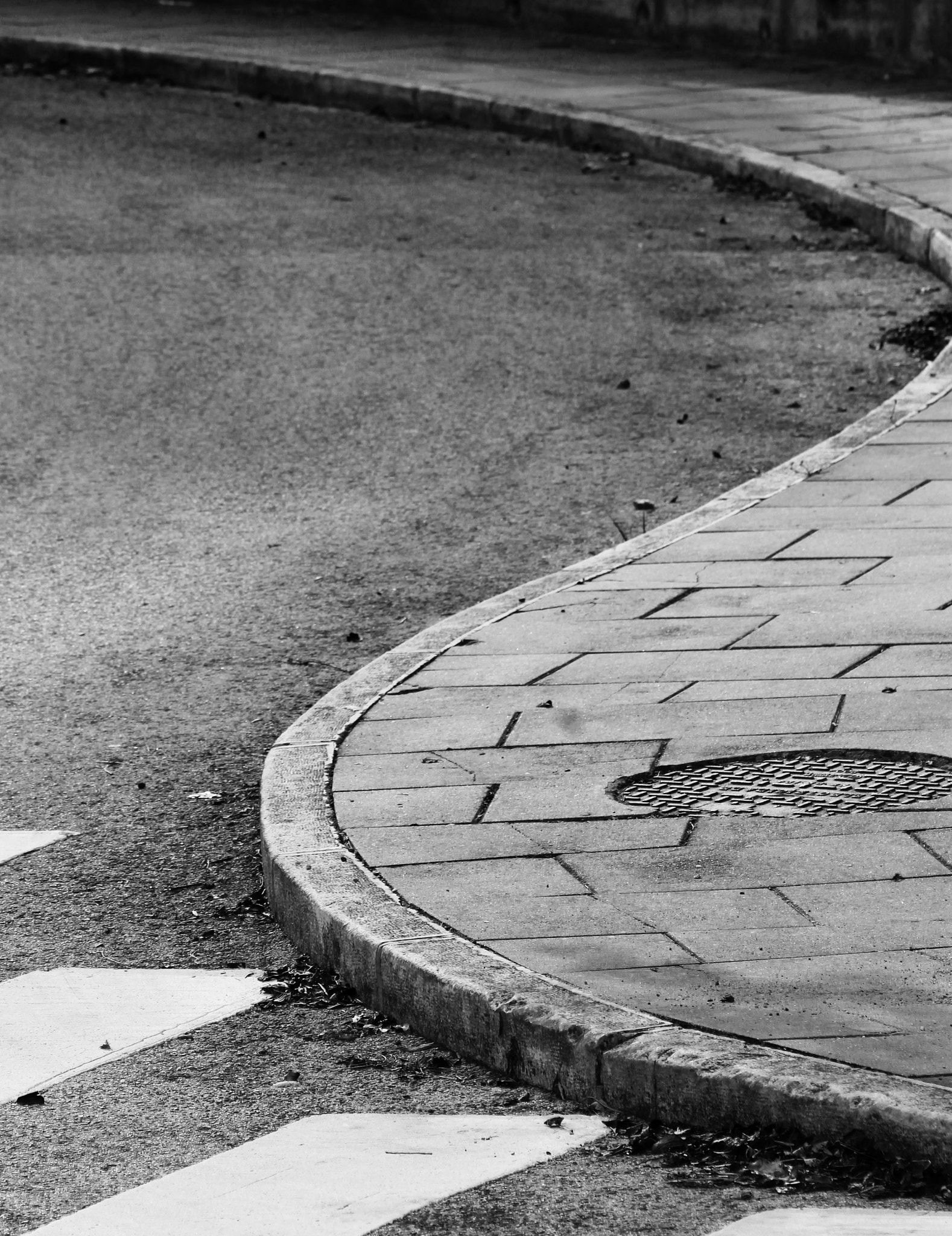 Canon EOS 1100D (EOS Rebel T3 / EOS Kiss X50) + EF75-300mm f/4-5.6 sample photo. A la brassaï photography
