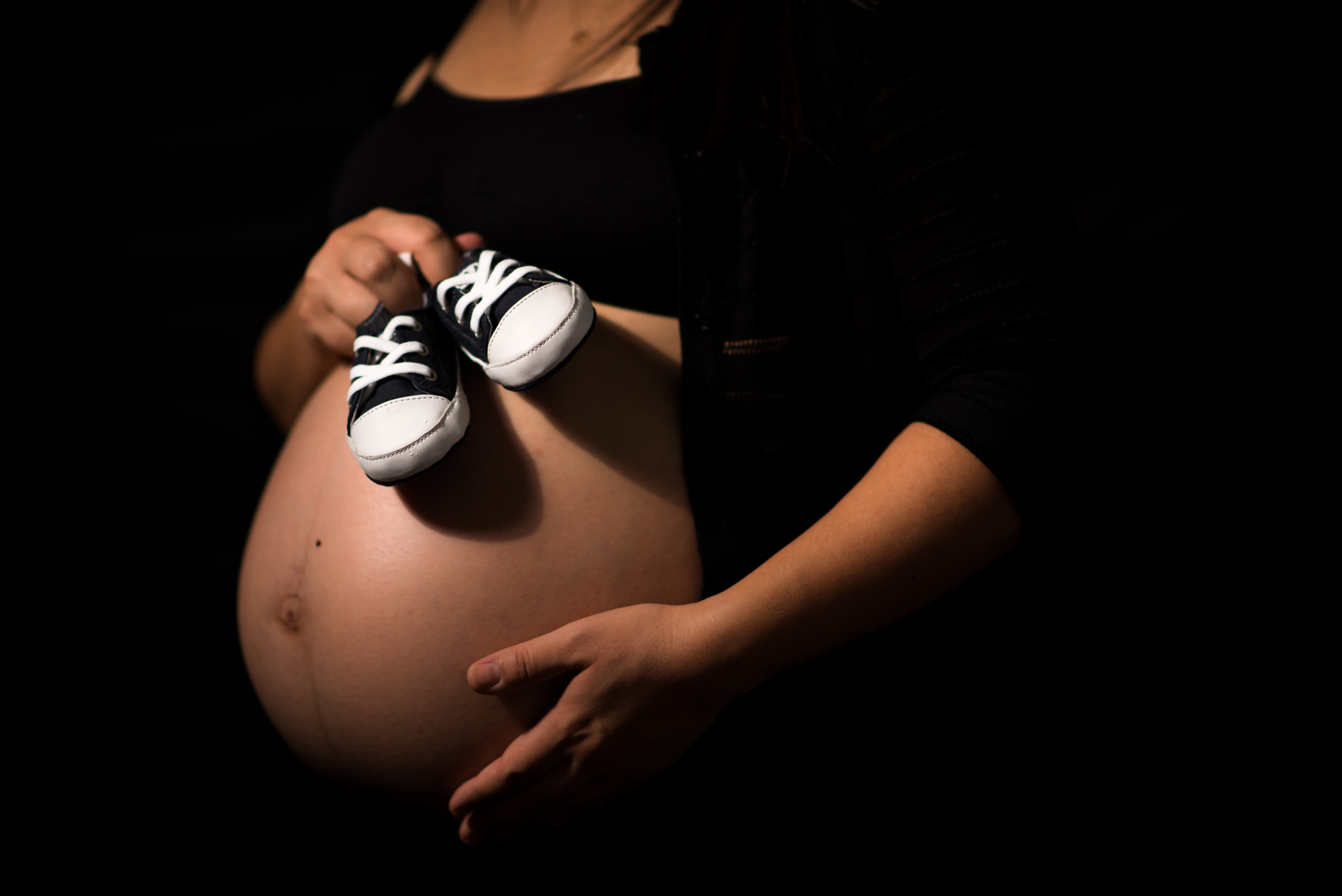 Nikon D750 + Nikon AF-S Nikkor 85mm F1.4G sample photo. Pregnant photography