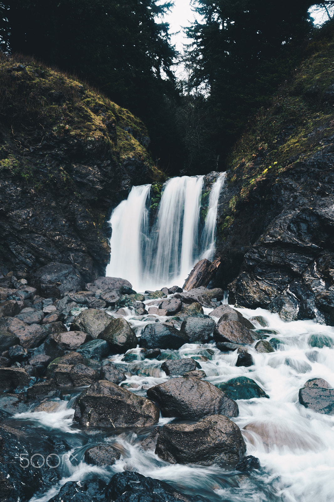 Sony a7 II + Sony FE 24-70mm F2.8 GM sample photo. Waterfalls for days photography