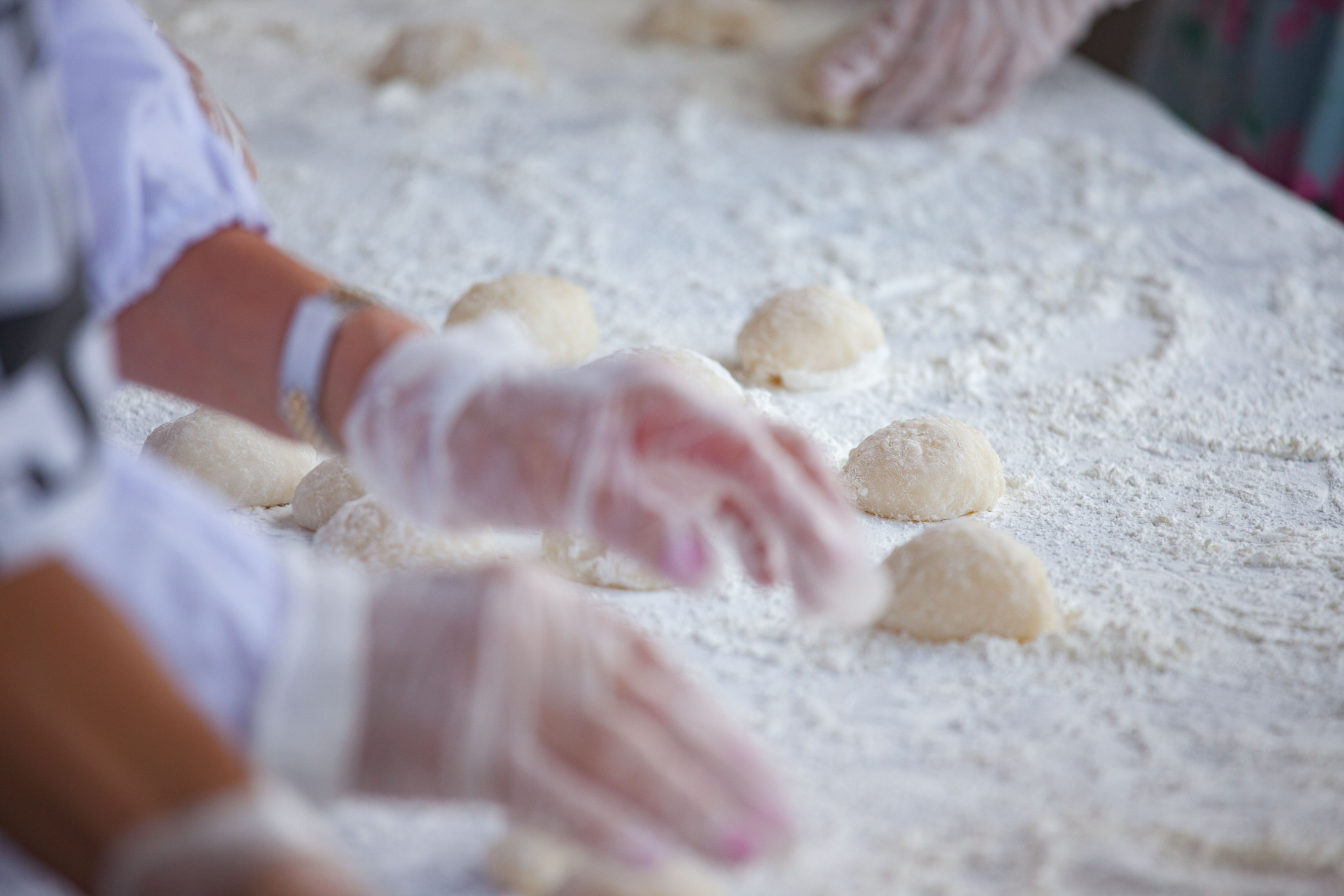 Canon EF 70-200mm F4L IS USM sample photo. Mochi making photography