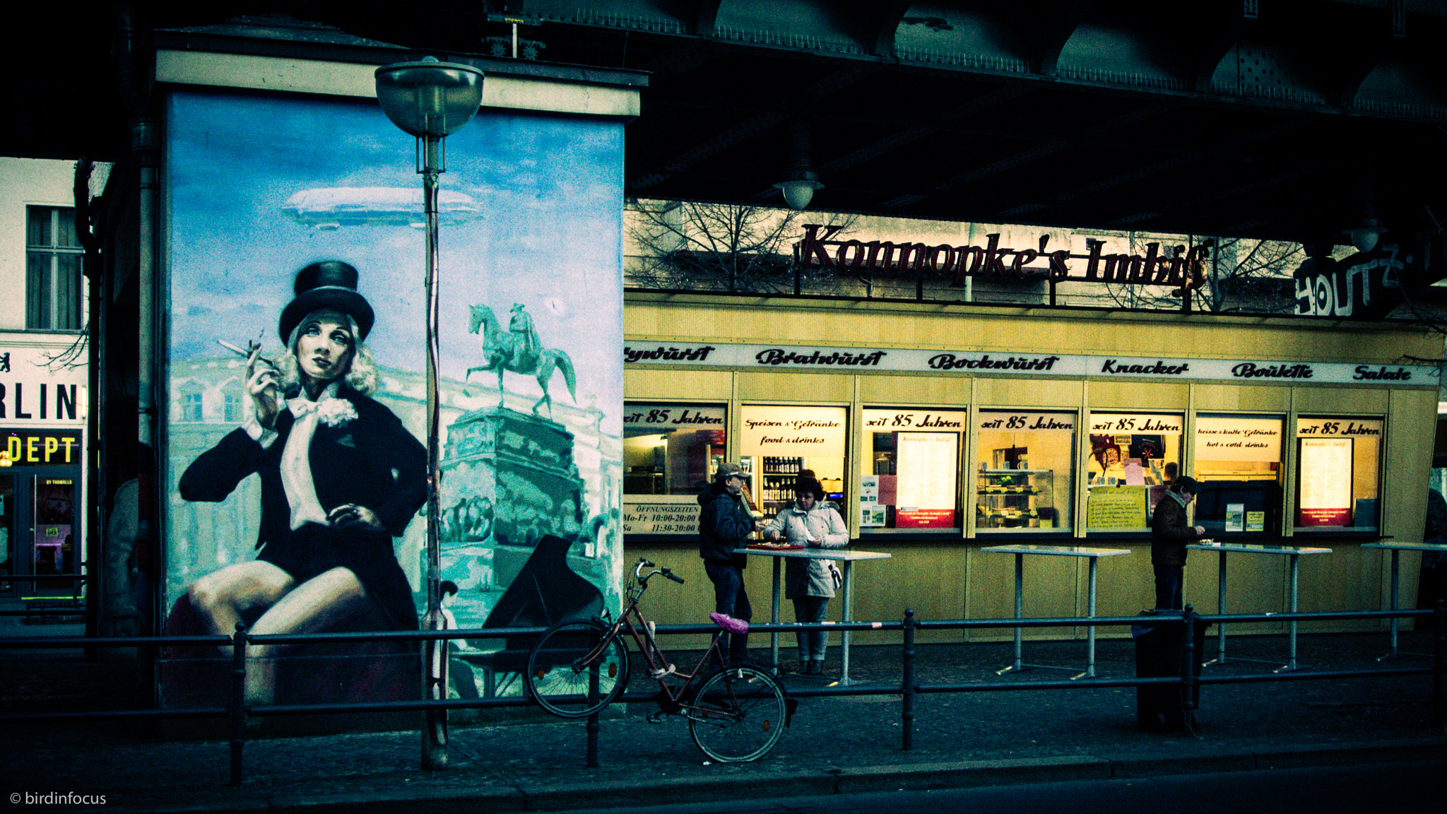 Olympus PEN E-PM2 sample photo. Berlin legends photography