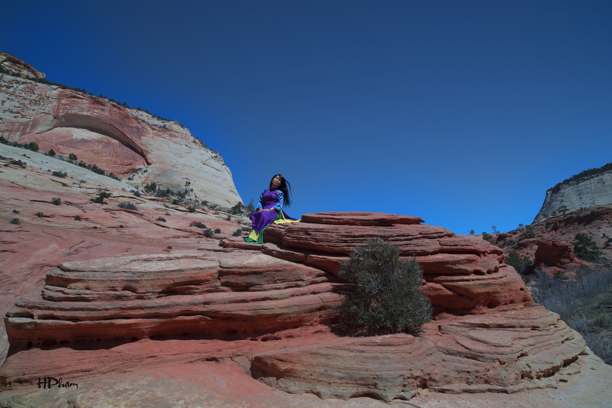 Nikon D5 + ZEISS Distagon T* 21mm F2.8 sample photo. On the rock photography