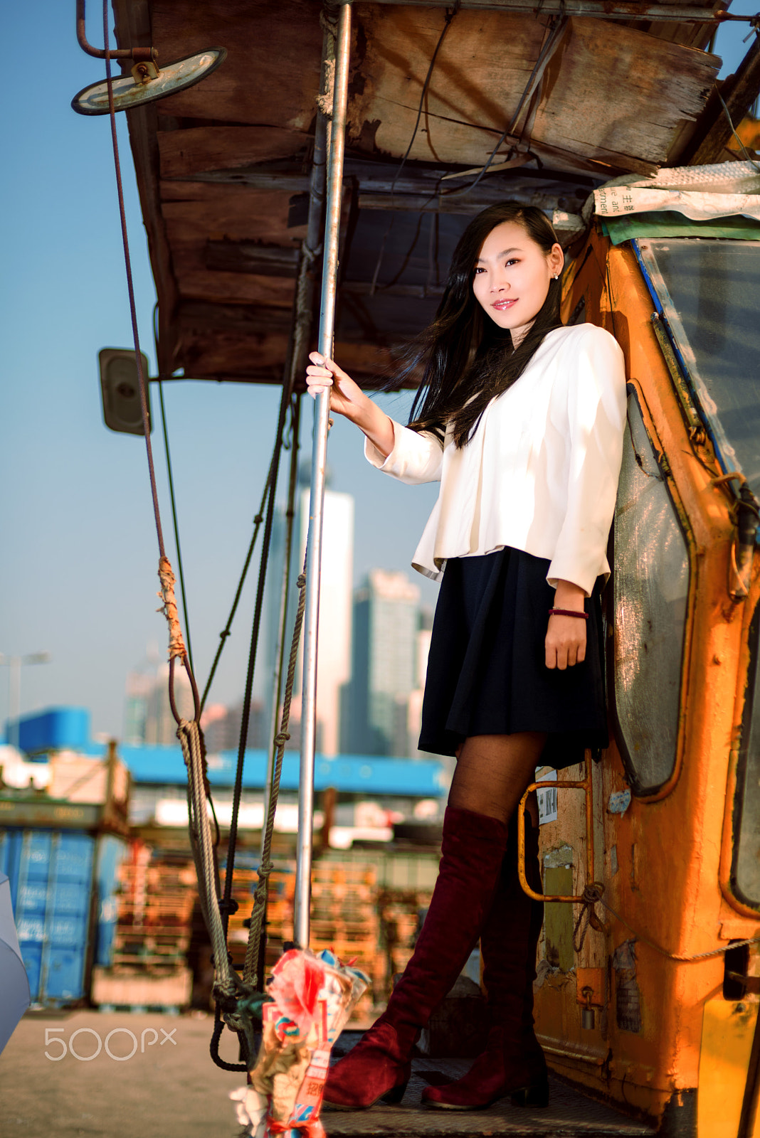 Nikon D750 + Nikon AF Nikkor 50mm F1.4D sample photo. Abandoned yellow machine with girl photography