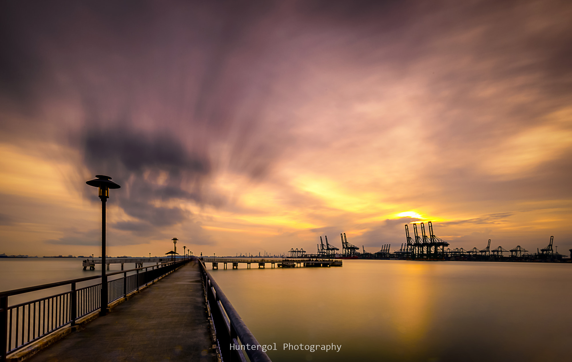 Nikon AF-S Nikkor 16-35mm F4G ED VR sample photo. Golden moment on the harbor photography