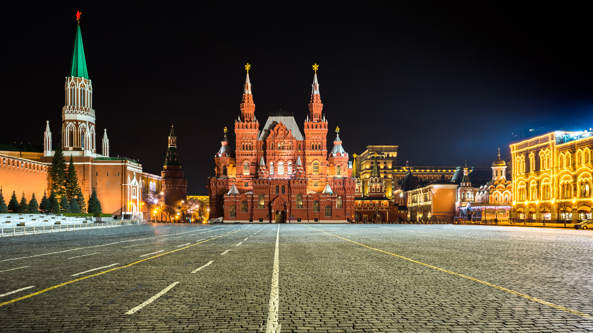 Sony a7R sample photo. Red square night photography