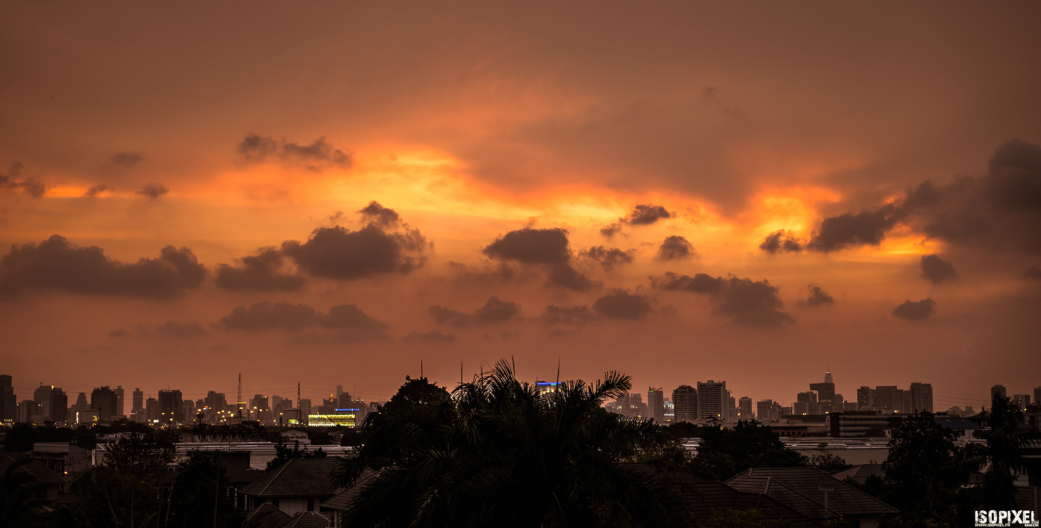 Nikon D800 + Nikon AF Nikkor 50mm F1.8D sample photo. Fire in the sky photography