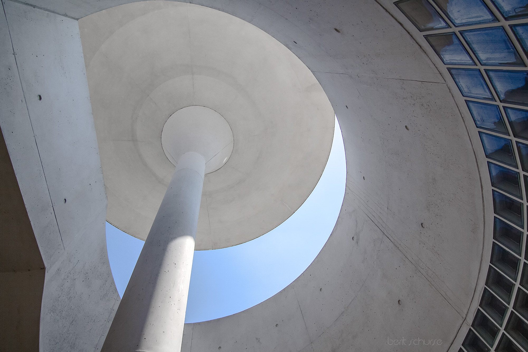 Canon EOS 60D sample photo. A little piece of sky photography