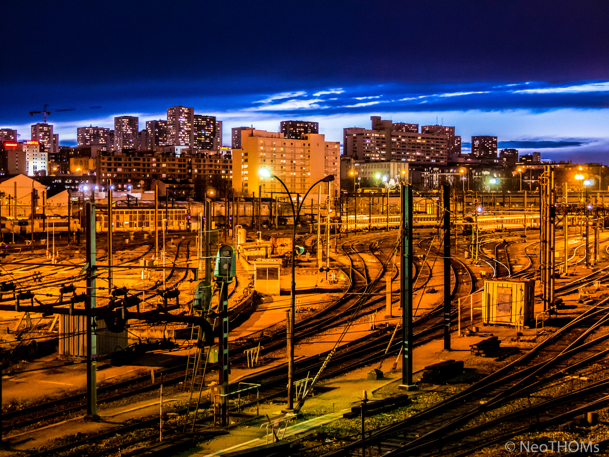 Panasonic Lumix DMC-GX85 (Lumix DMC-GX80 / Lumix DMC-GX7 Mark II) sample photo. Railroad and cityscape photography