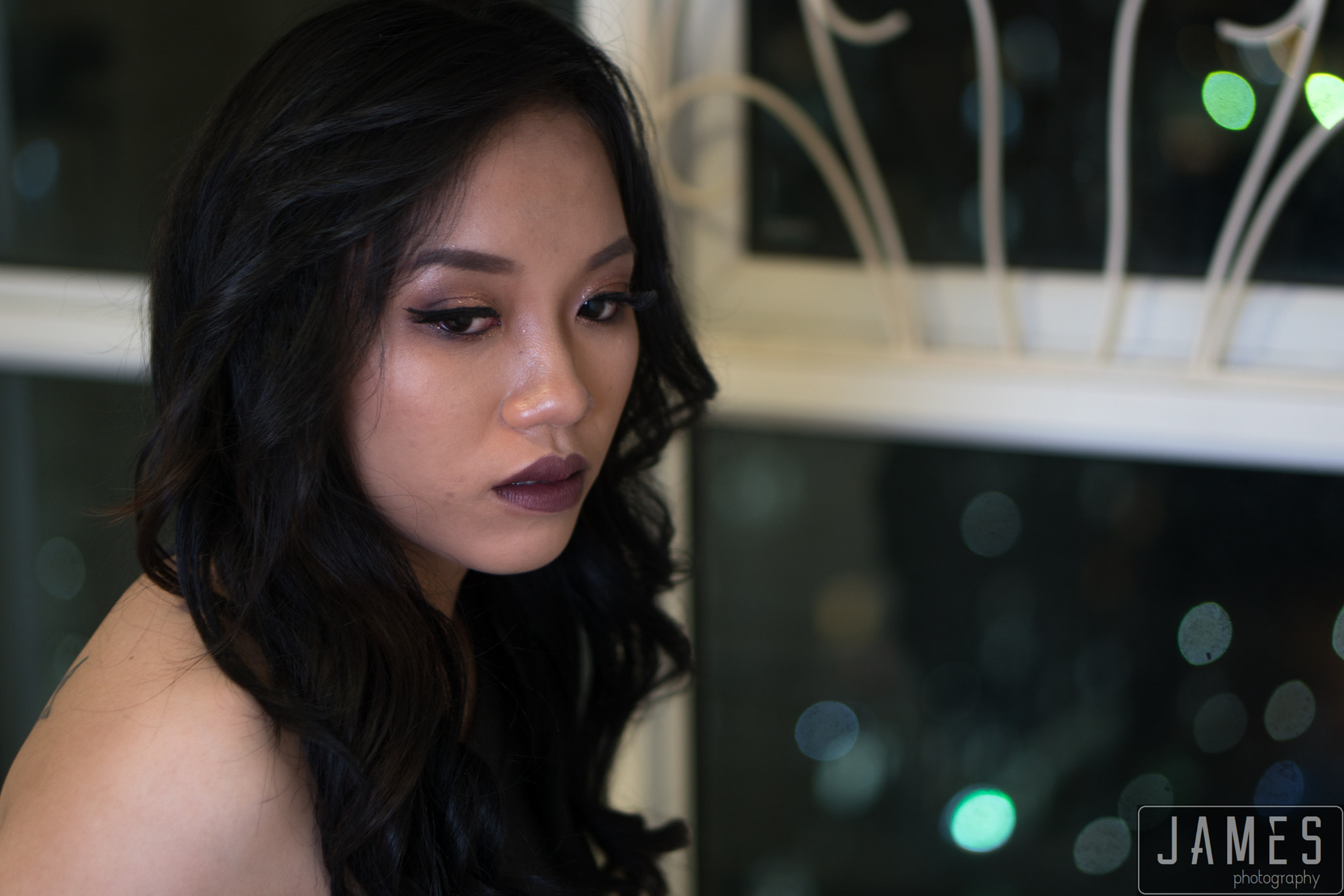 Sony a6300 + E 50mm F1.8 OSS sample photo. Window photography