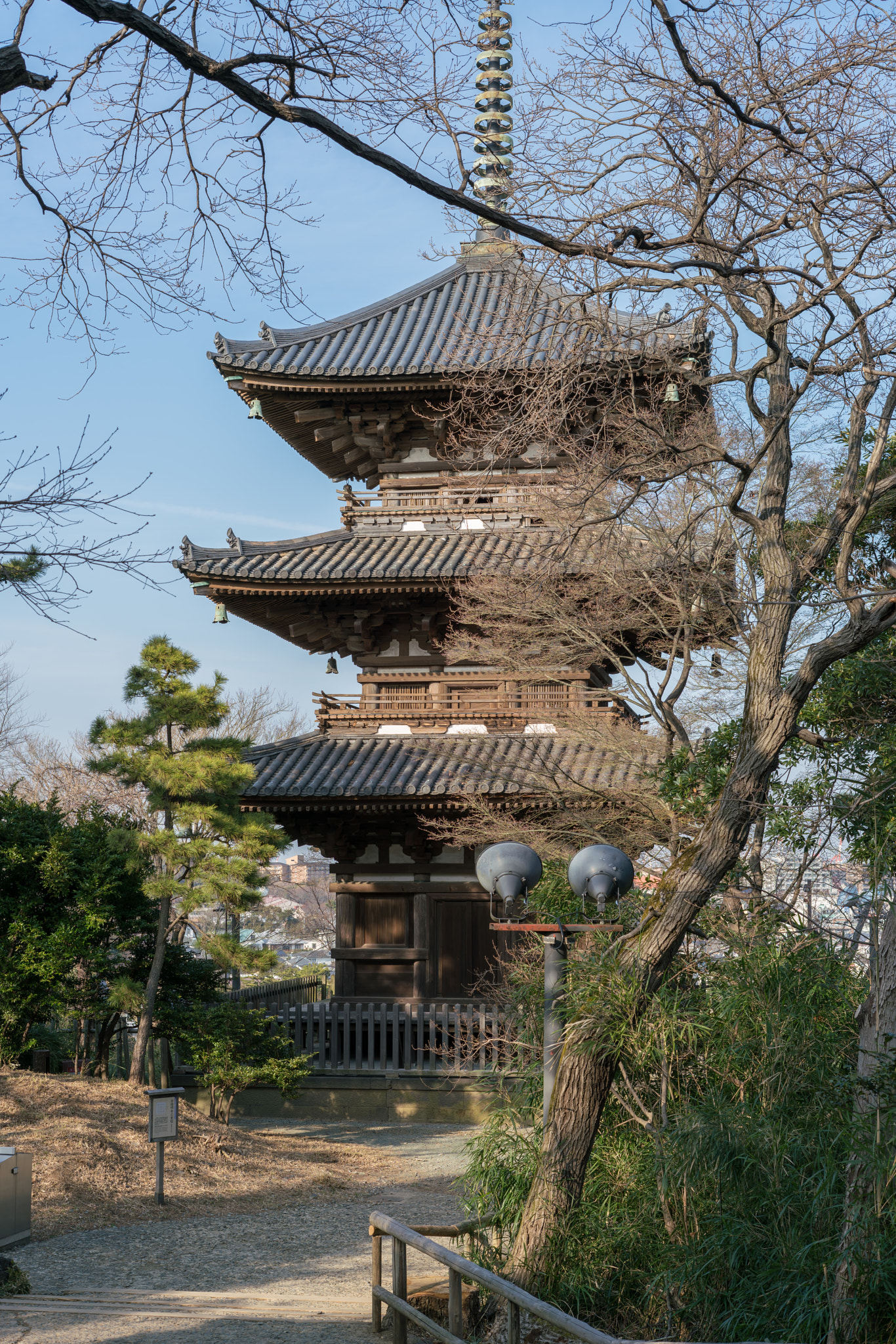Sony a7R II + Sony FE 50mm F1.8 sample photo. Tomyo-ji-temple sanju-no-tou (three-story pagoda) photography