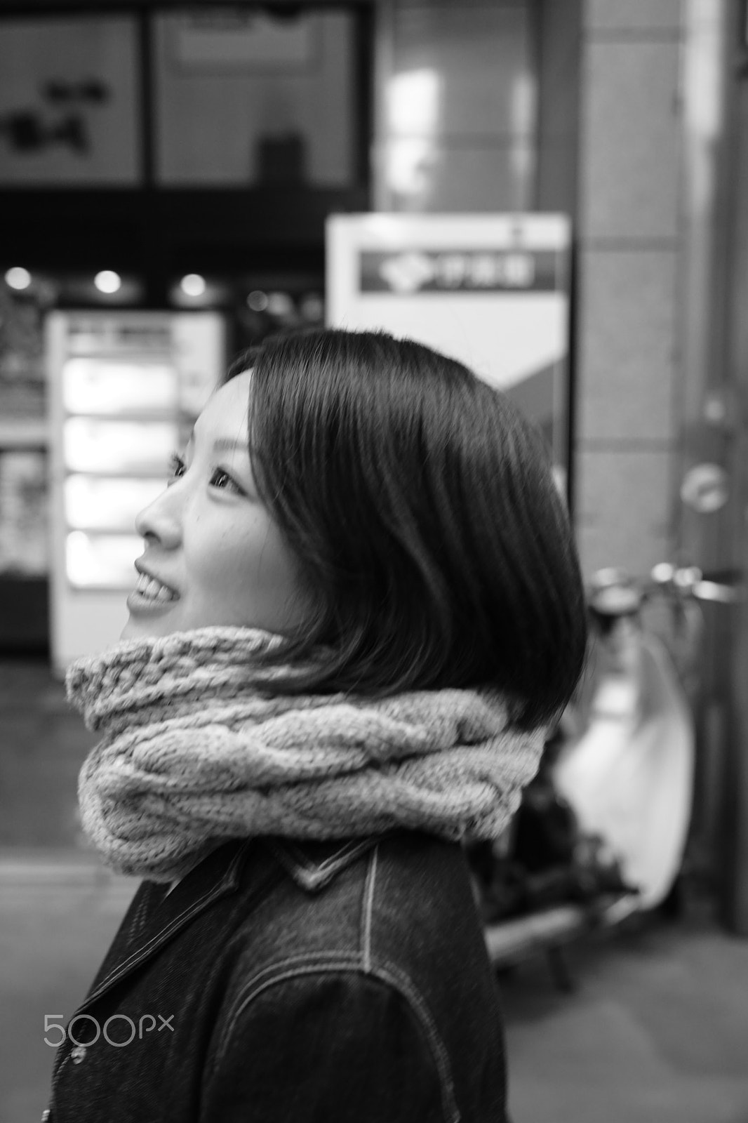 Sony a7 II + Sony FE 24-70mm F2.8 GM sample photo. I'm walking beside her. photography