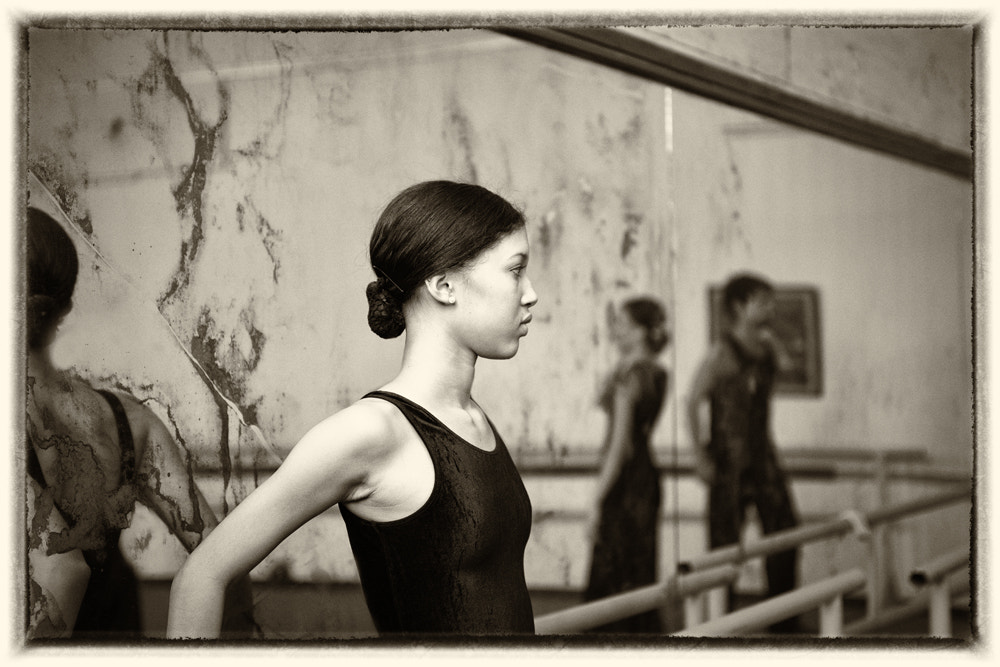 Nikon D800 + Nikon AF-S Nikkor 28-70mm F2.8 ED-IF sample photo. Ballet school havana photography