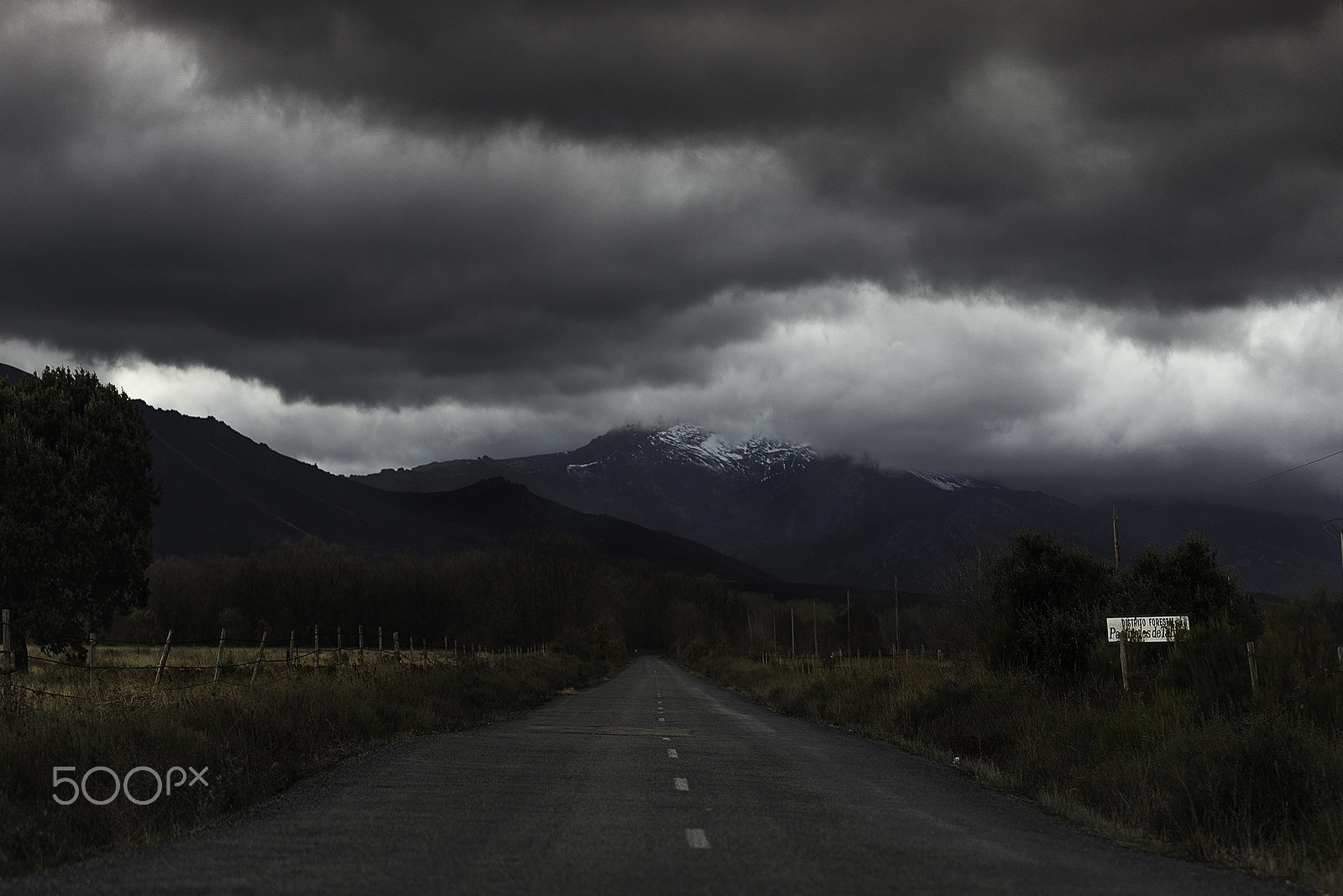 Sigma 70-200mm F2.8 EX DG OS HSM sample photo. The storm is approaching photography