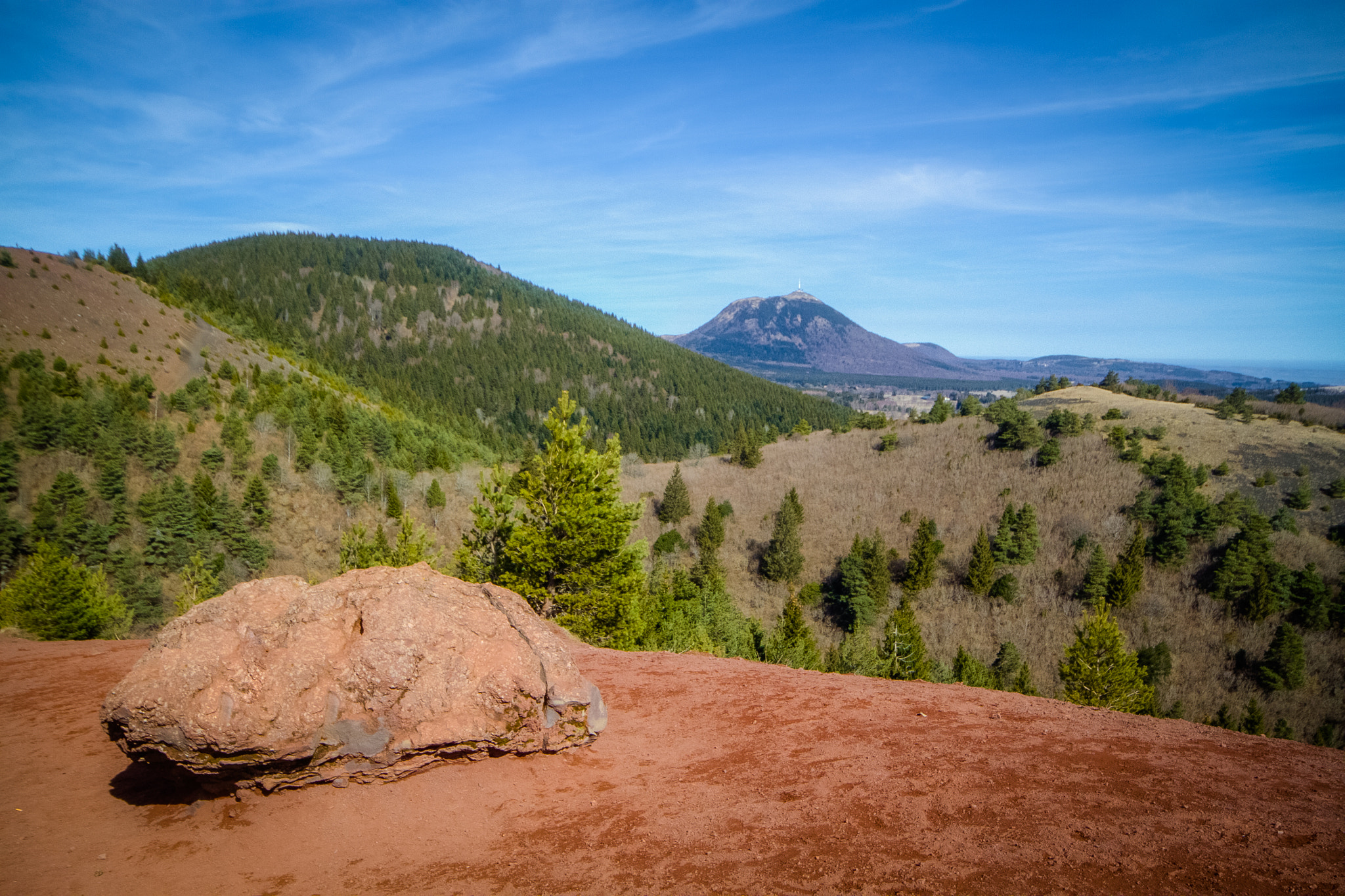 Canon EOS 500D (EOS Rebel T1i / EOS Kiss X3) + Sigma 10-20mm F4-5.6 EX DC HSM sample photo. Puy de dome #2 photography