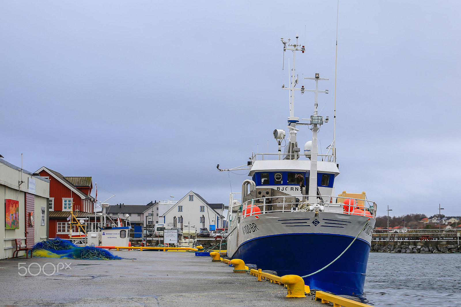 Canon EF 70-300mm F4-5.6L IS USM sample photo. Fishingboat bjørn in harbour photography
