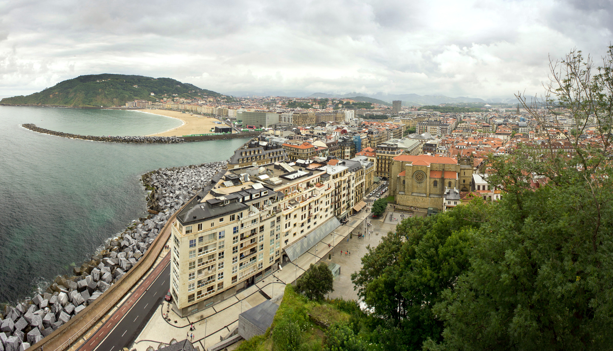 Sony Alpha NEX-5 + Sony E 16mm F2.8 sample photo. San sebastian photography