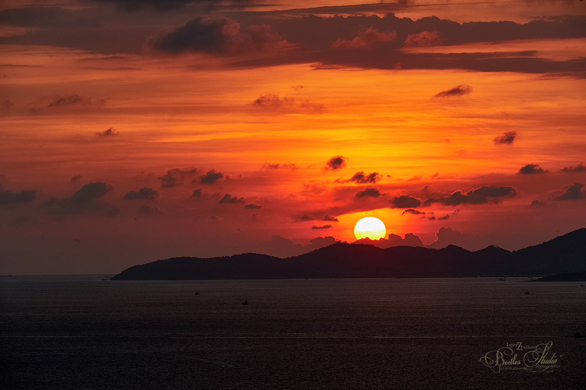 Nikon AF-S Nikkor 70-200mm F2.8G ED VR II sample photo. Sunset on the andaman sea. photography