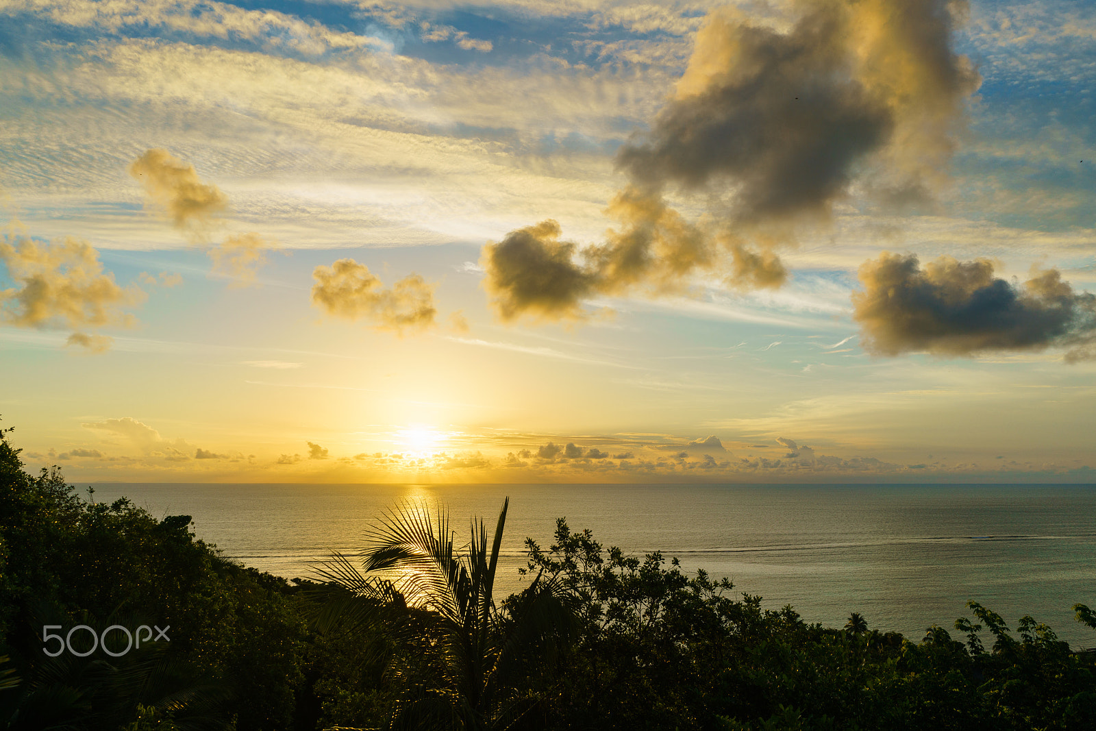 Sony FE 28mm F2 sample photo. Sunrise on mahé island, seychelles photography