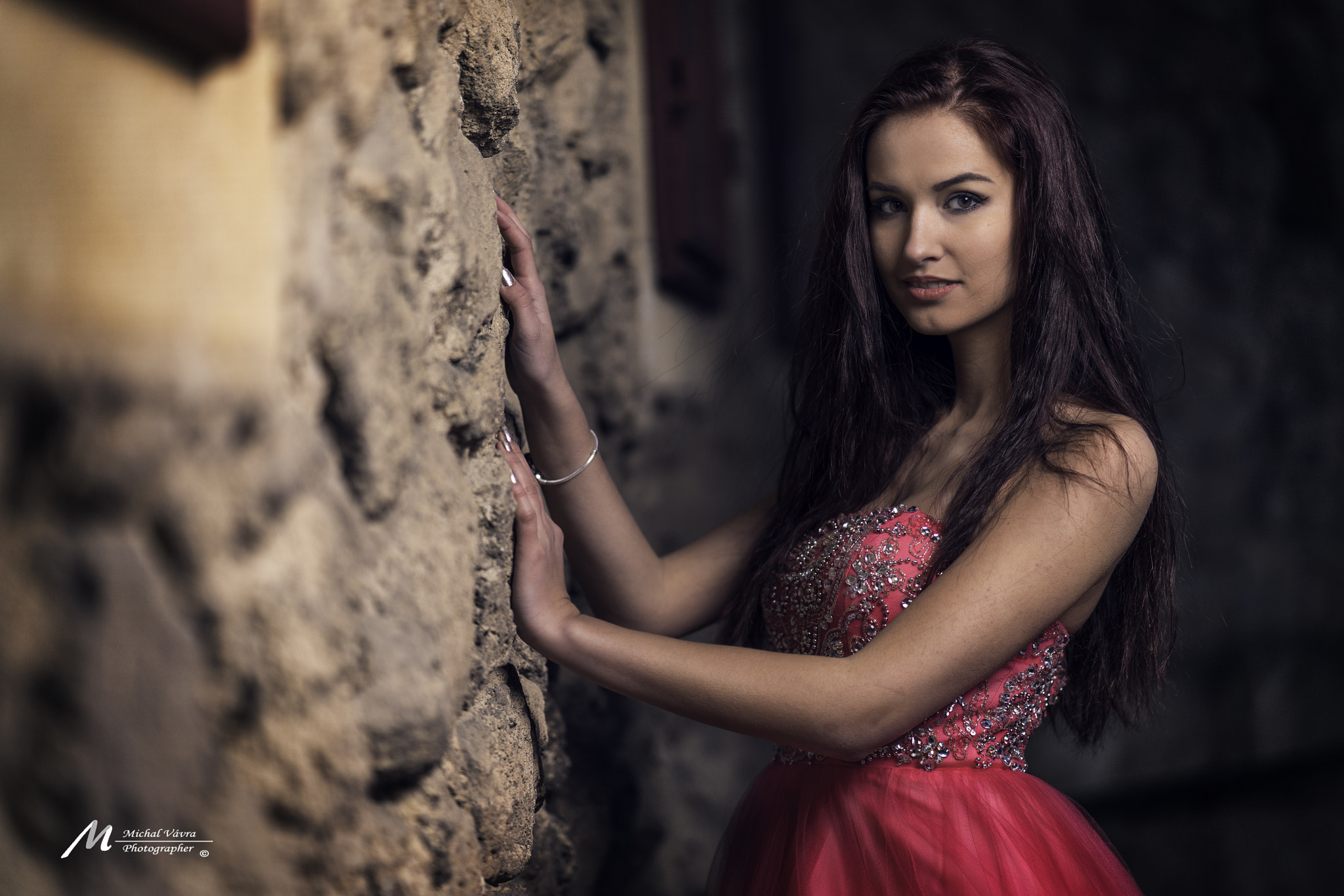 Sony a7R II + ZEISS Batis 85mm F1.8 sample photo. Lady in red photography