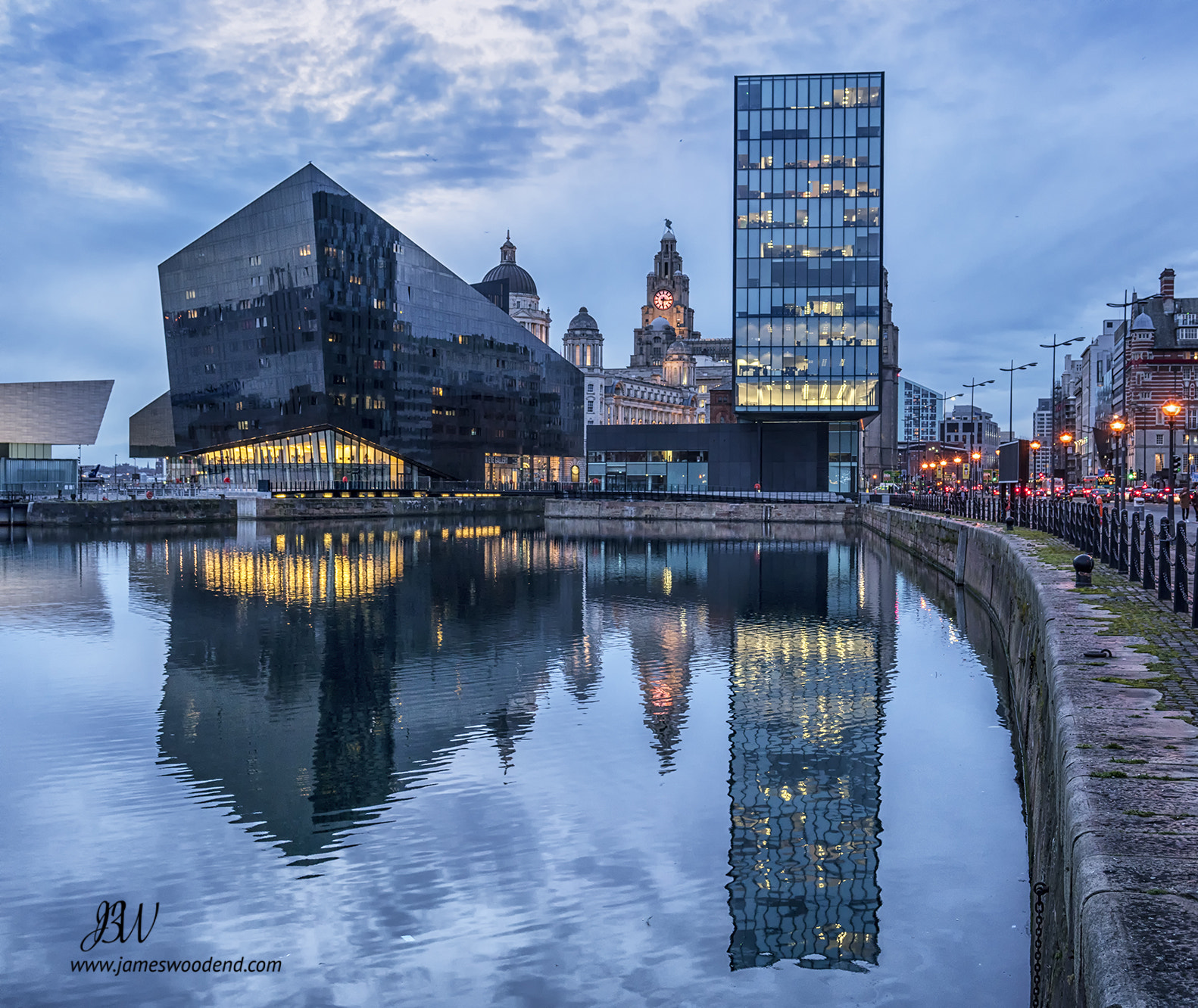 Sony a7R II + Sony Sonnar T* FE 35mm F2.8 ZA sample photo. Albert docks, liverpool photography