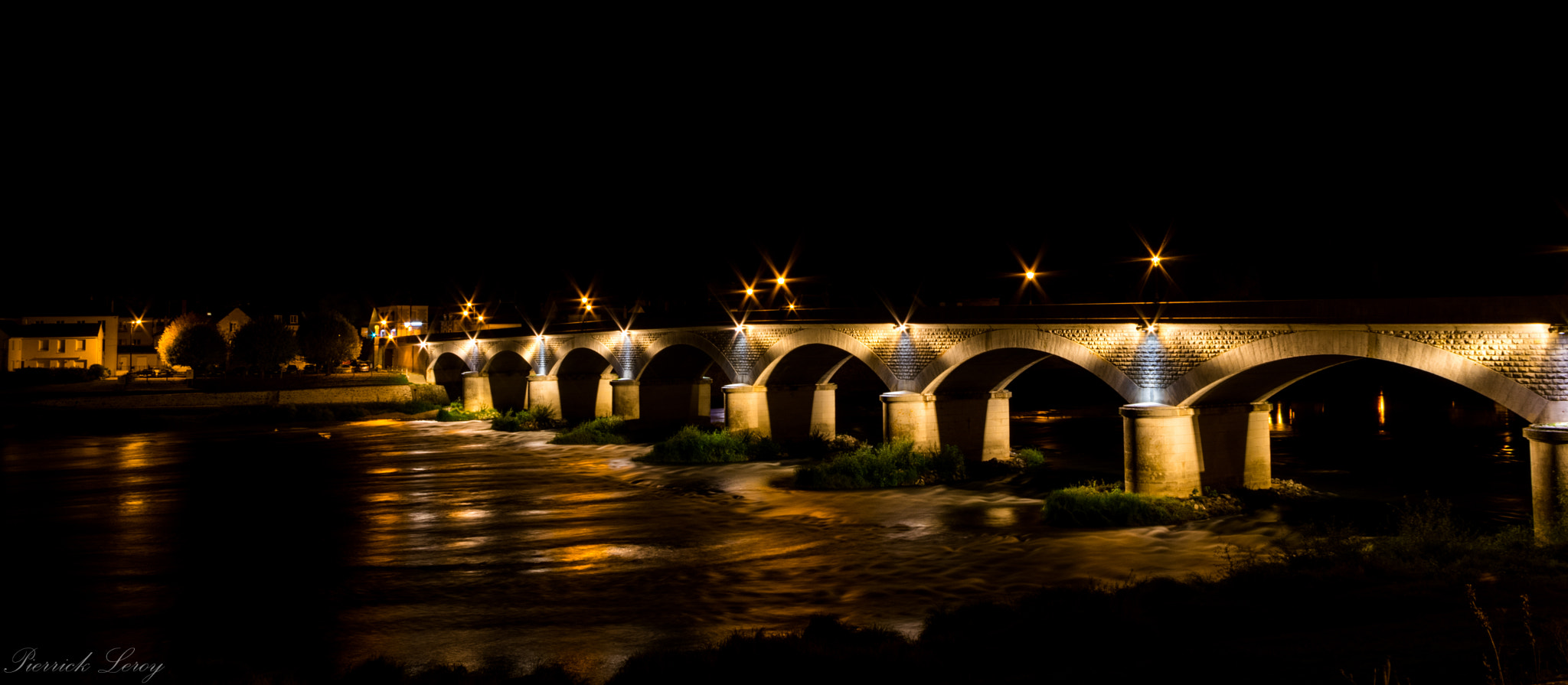 Pentax smc DA 18-55mm F3.5-5.6 AL WR sample photo. Amboise photography