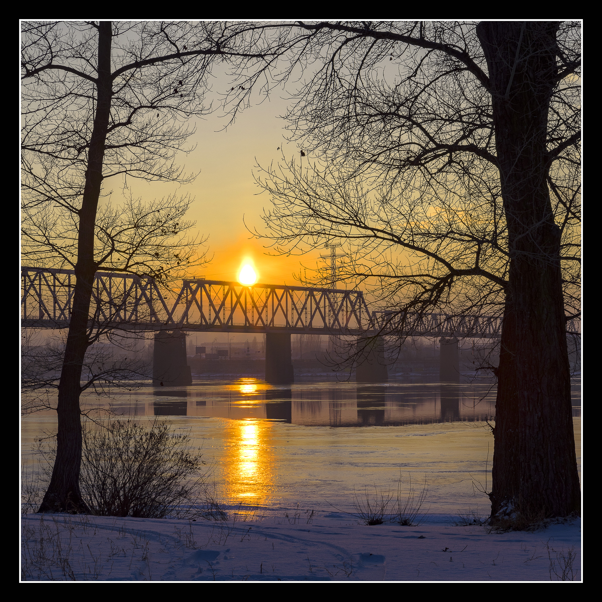 HD Pentax D FA 24-70mm F2.8 ED SDM WR sample photo. Winter sunset photography