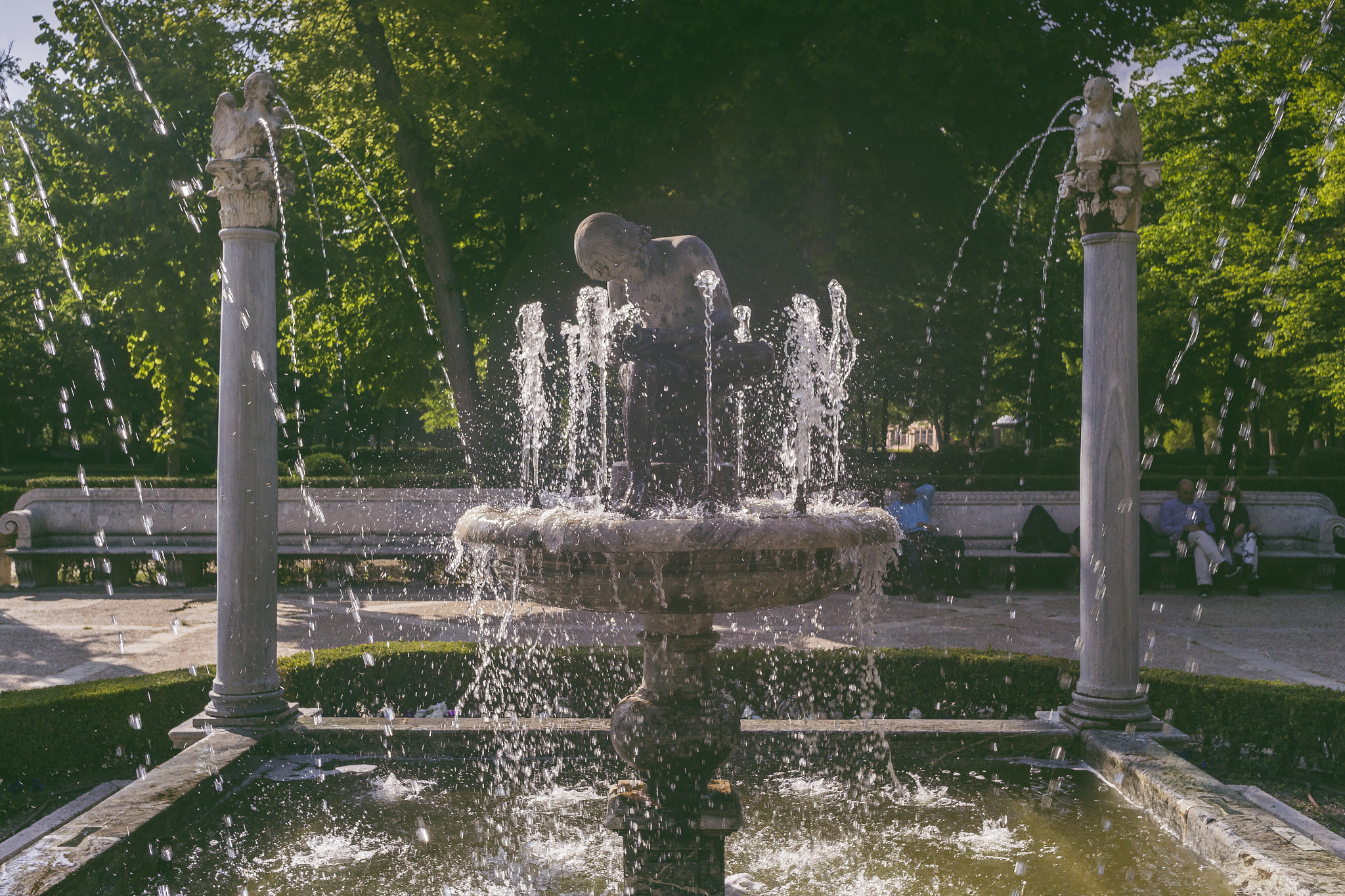 Sony E 20mm F2.8 sample photo. The boy of the spine fountain photography