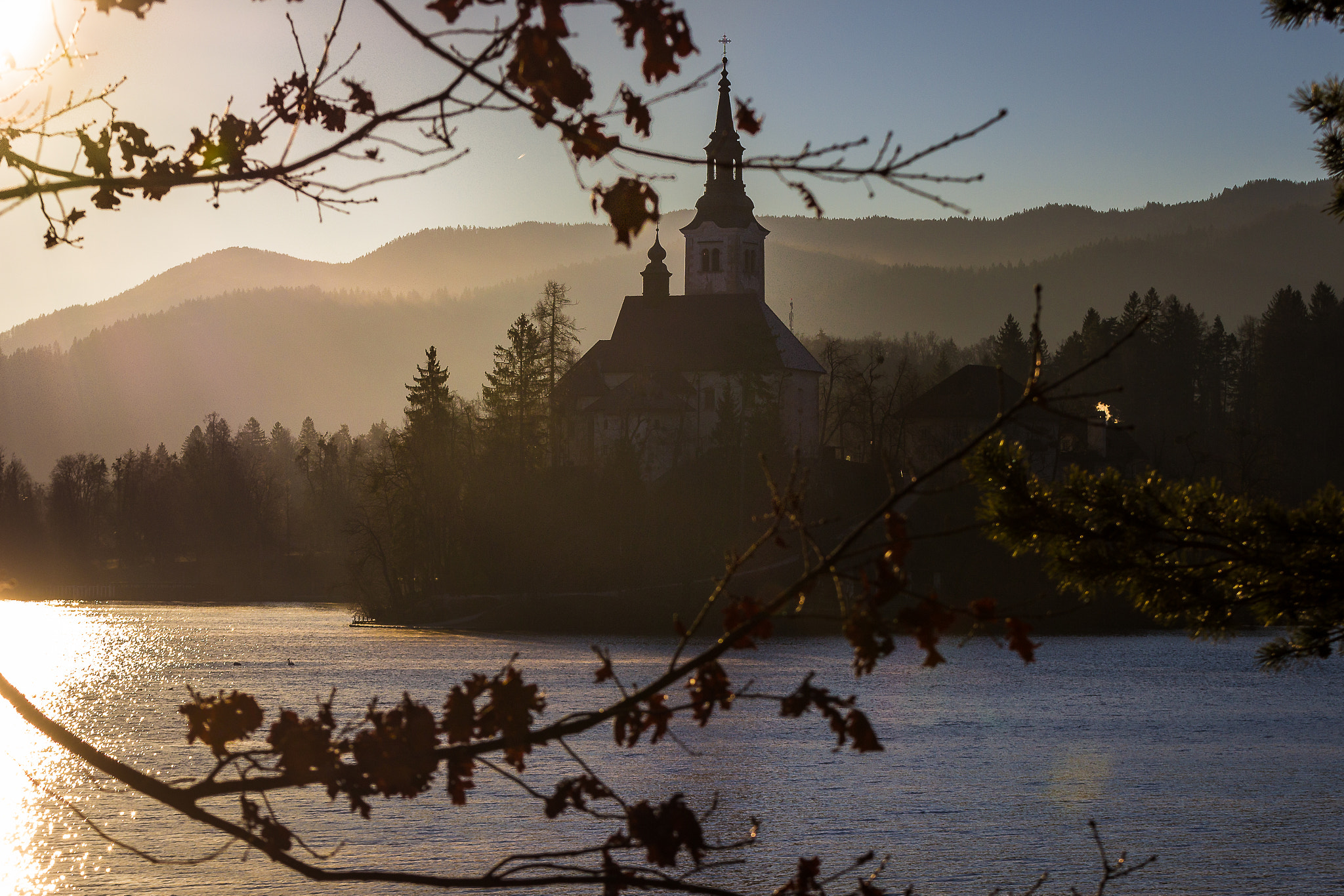 Canon EOS 600D (Rebel EOS T3i / EOS Kiss X5) + Tamron SP 35mm F1.8 Di VC USD sample photo. Bled's dawn photography