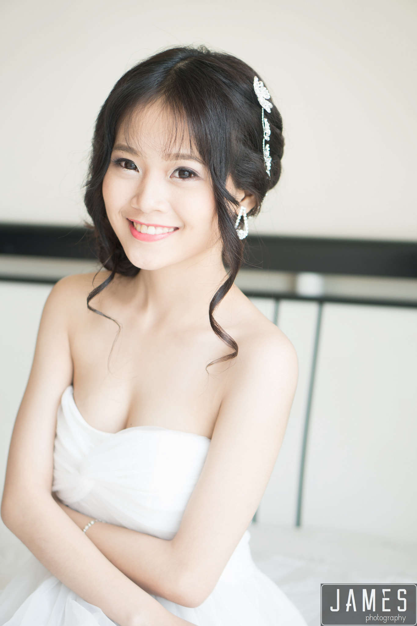 Sony a6300 + E 50mm F1.8 OSS sample photo. Beautiful in white photography