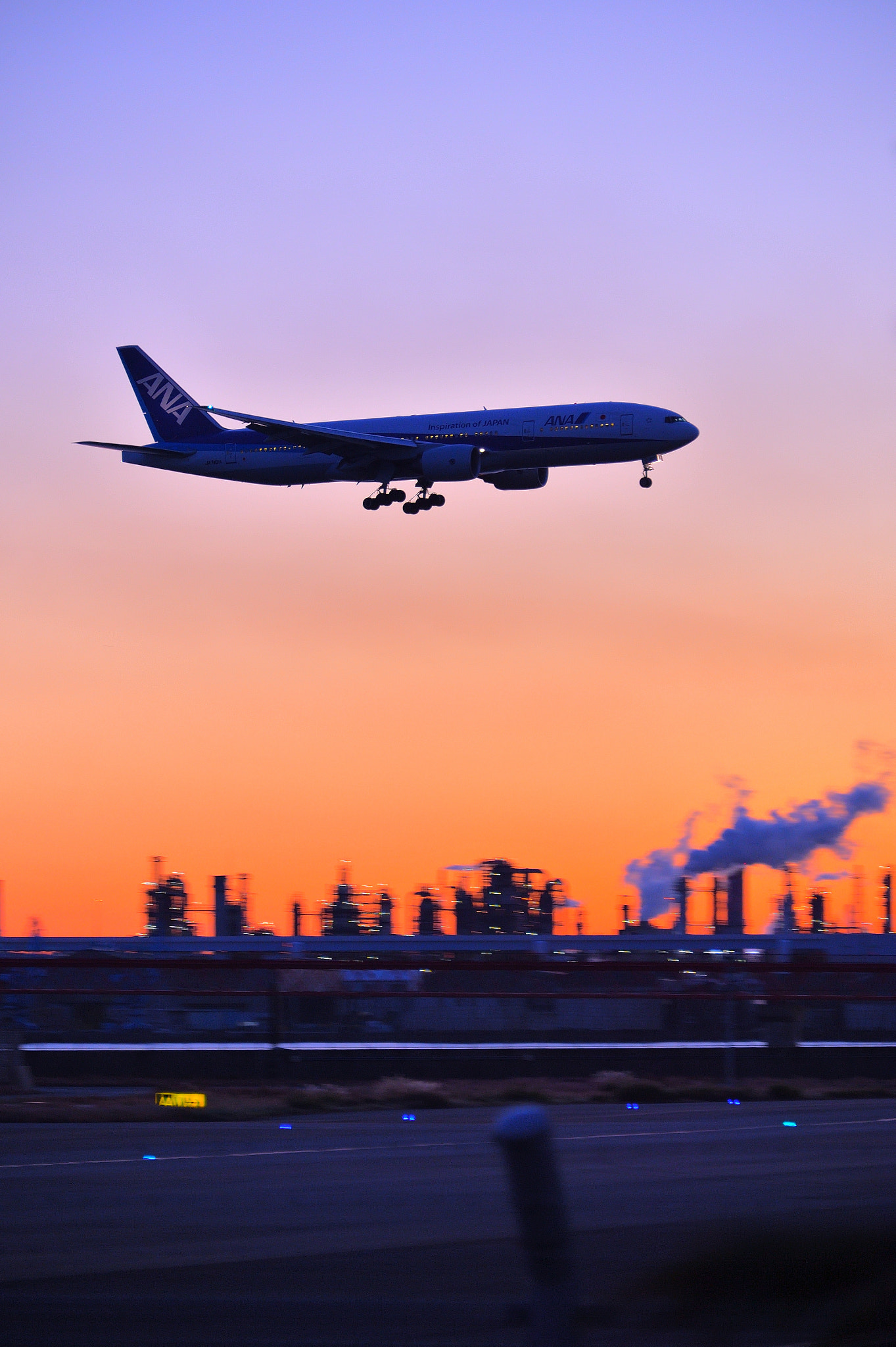 Nikon D4 sample photo. Magic hour landing photography
