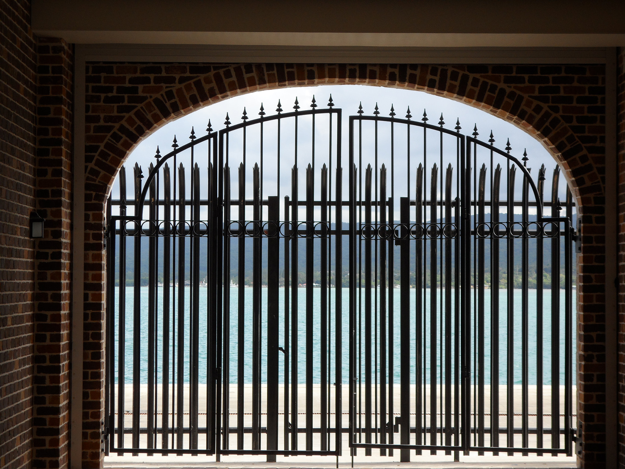 Samsung MV800 sample photo. Port gates photography