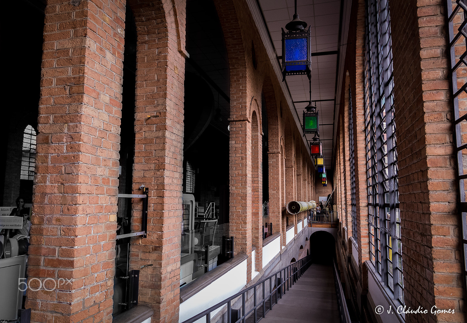 Canon EF-S 10-22mm F3.5-4.5 USM sample photo. Colorful lights photography