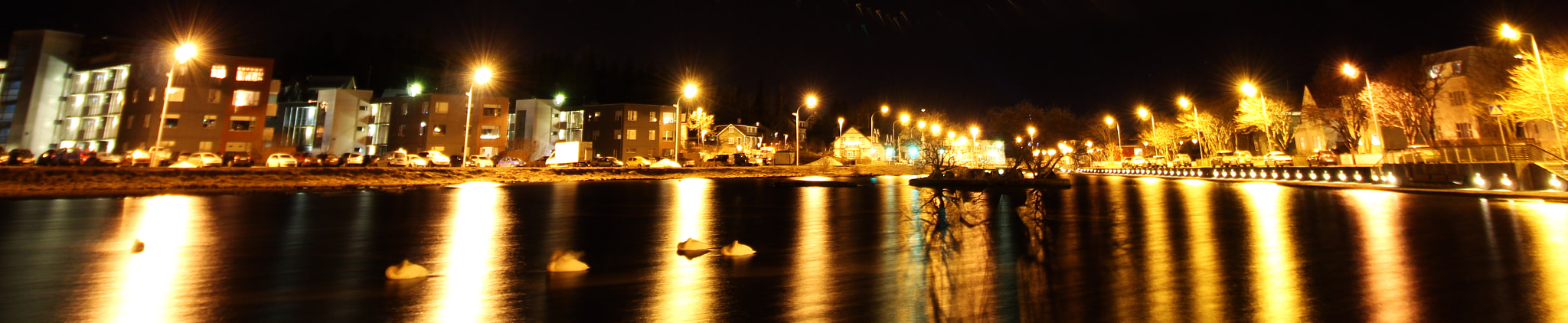 Canon EOS 1300D (EOS Rebel T6 / EOS Kiss X80) sample photo. Reflections of hafnarfjörður  photography