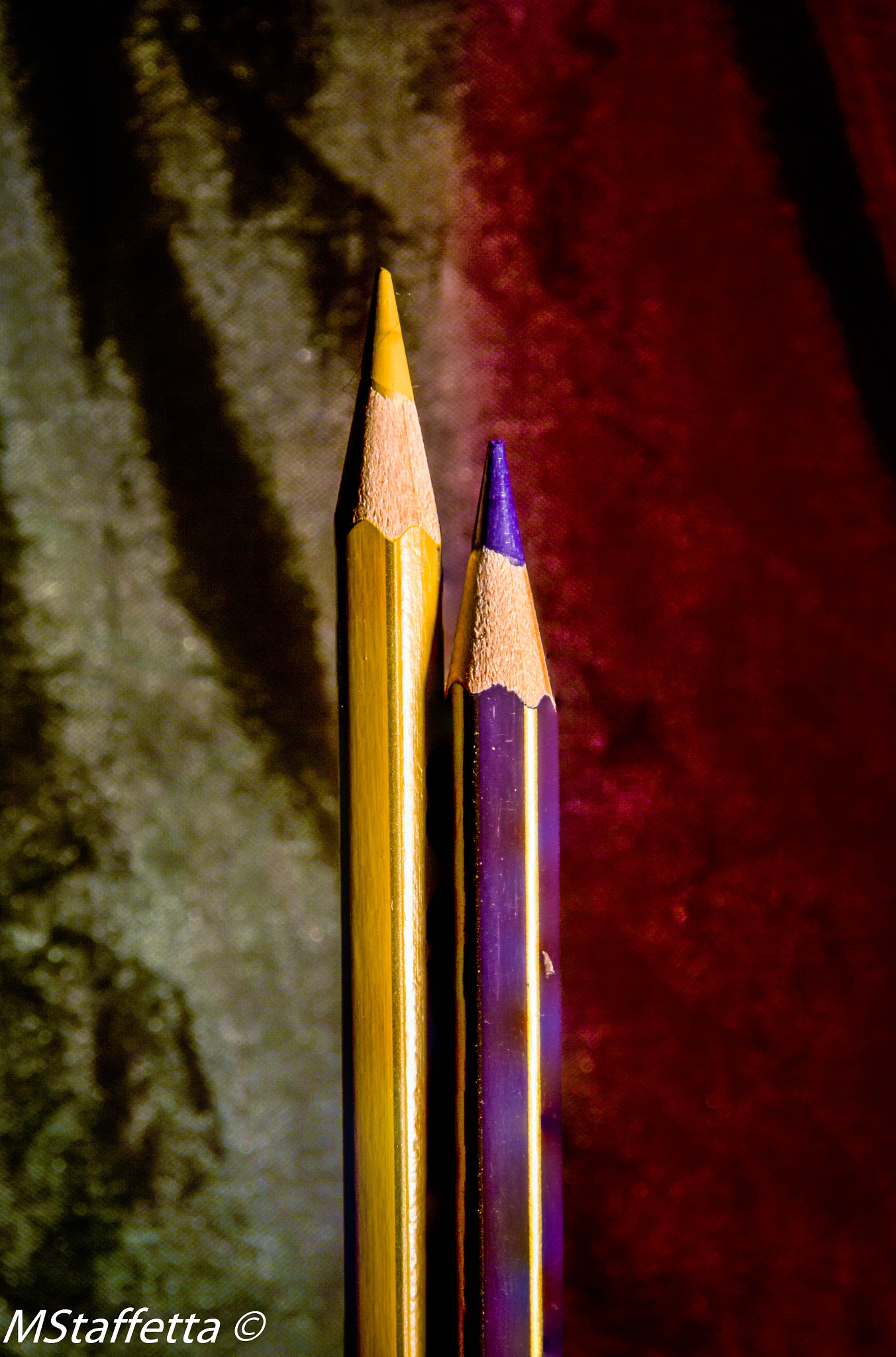 Sigma 18-250mm F3.5-6.3 DC OS HSM sample photo. Complementary colors photography