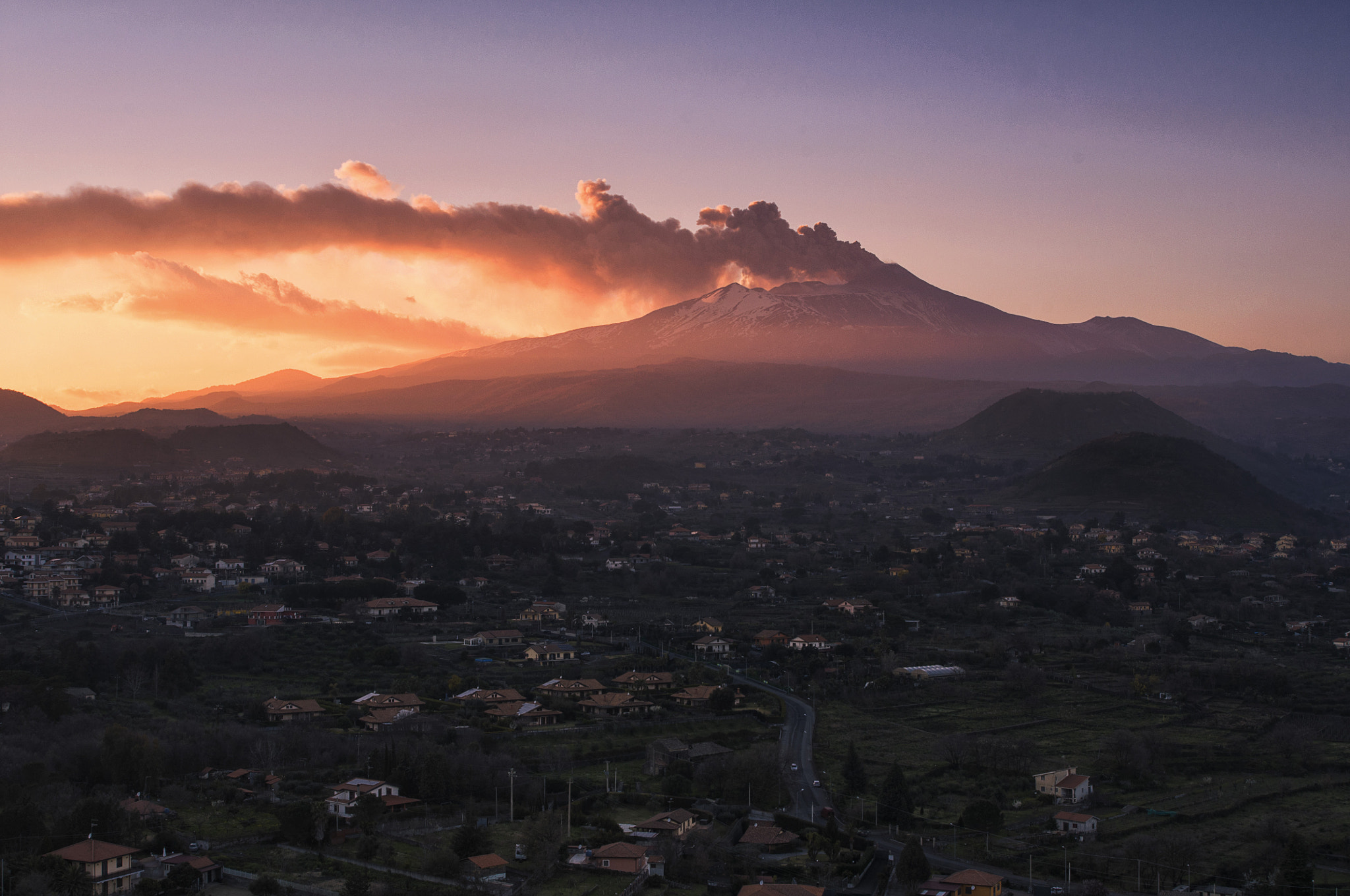Nikon D300 + AF Zoom-Nikkor 28-80mm f/3.3-5.6G sample photo. Etna volcano photography