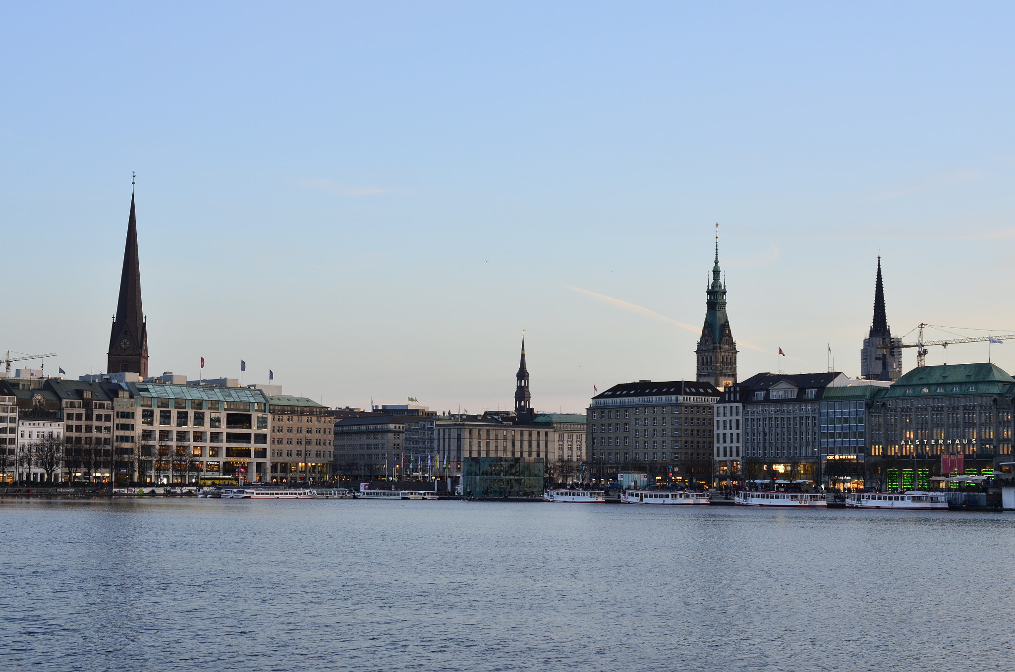 Nikon AF-S DX Micro Nikkor 40mm F2.8 sample photo. Hamburg-alster photography