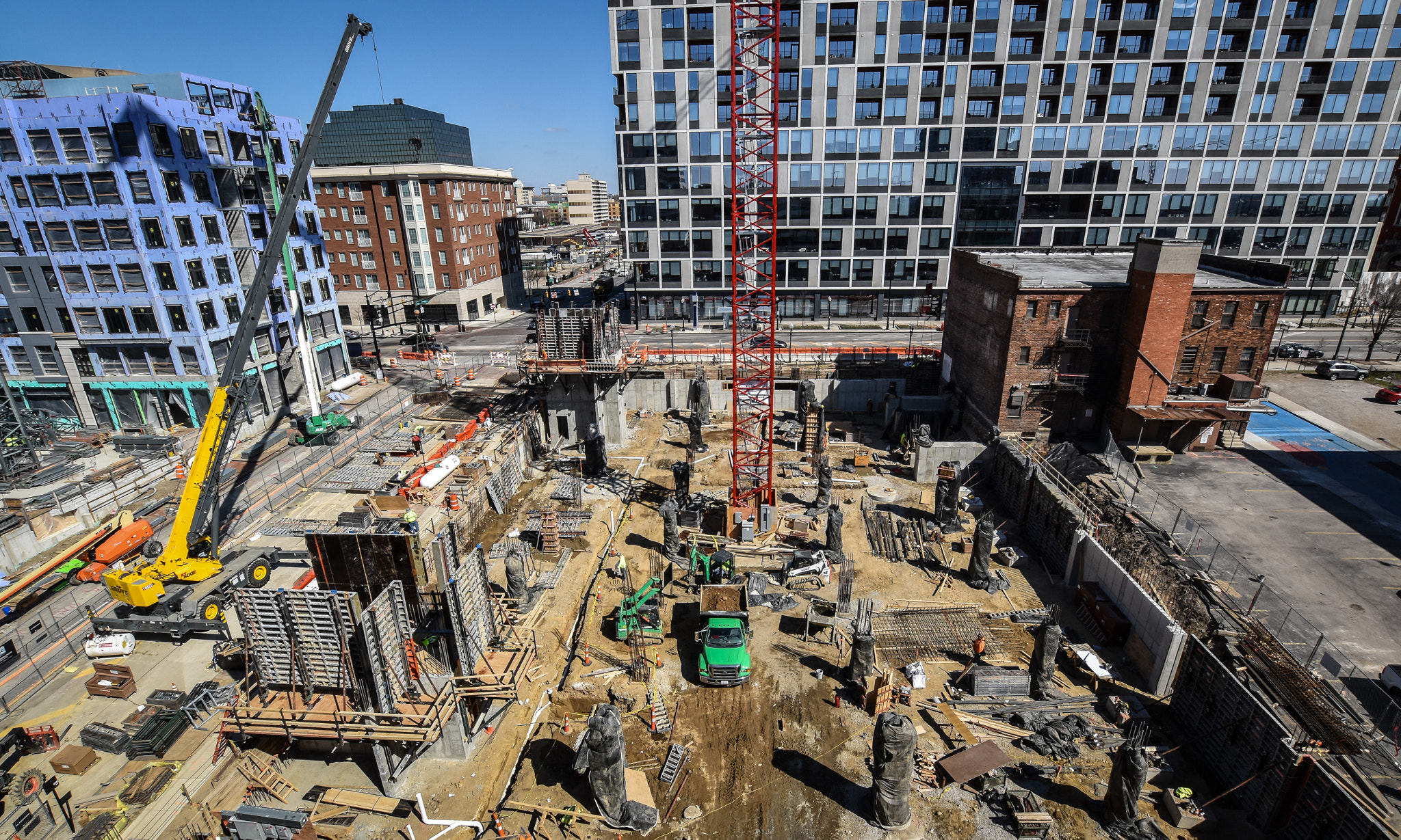 Sigma 10-20mm F3.5 EX DC HSM sample photo. Under construction photography