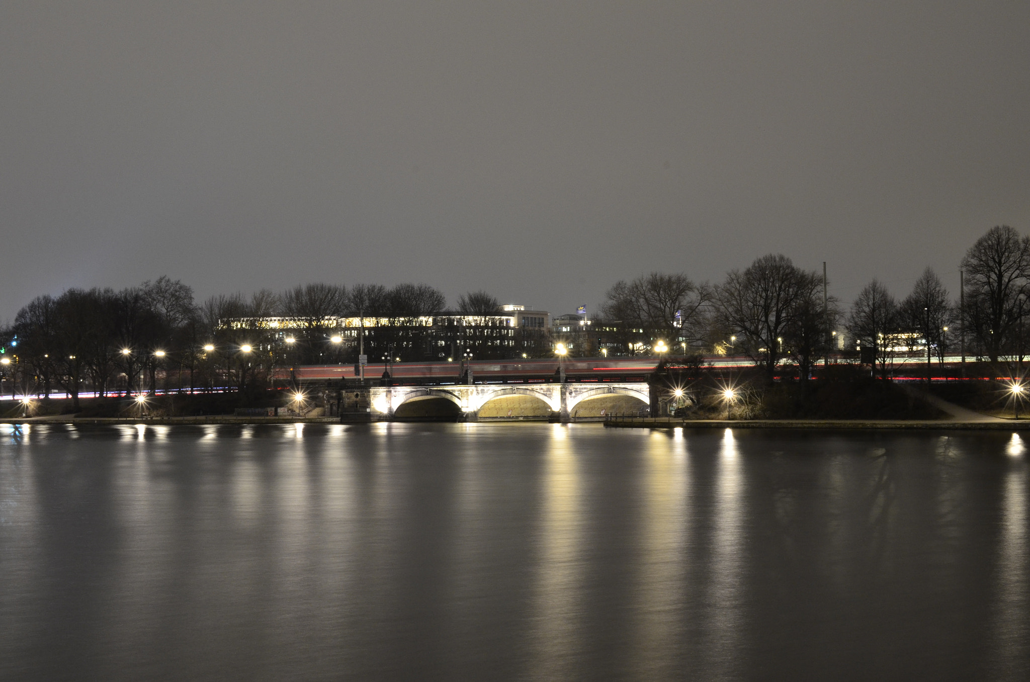Nikon AF-S DX Micro Nikkor 40mm F2.8 sample photo. Hamburg-alster photography
