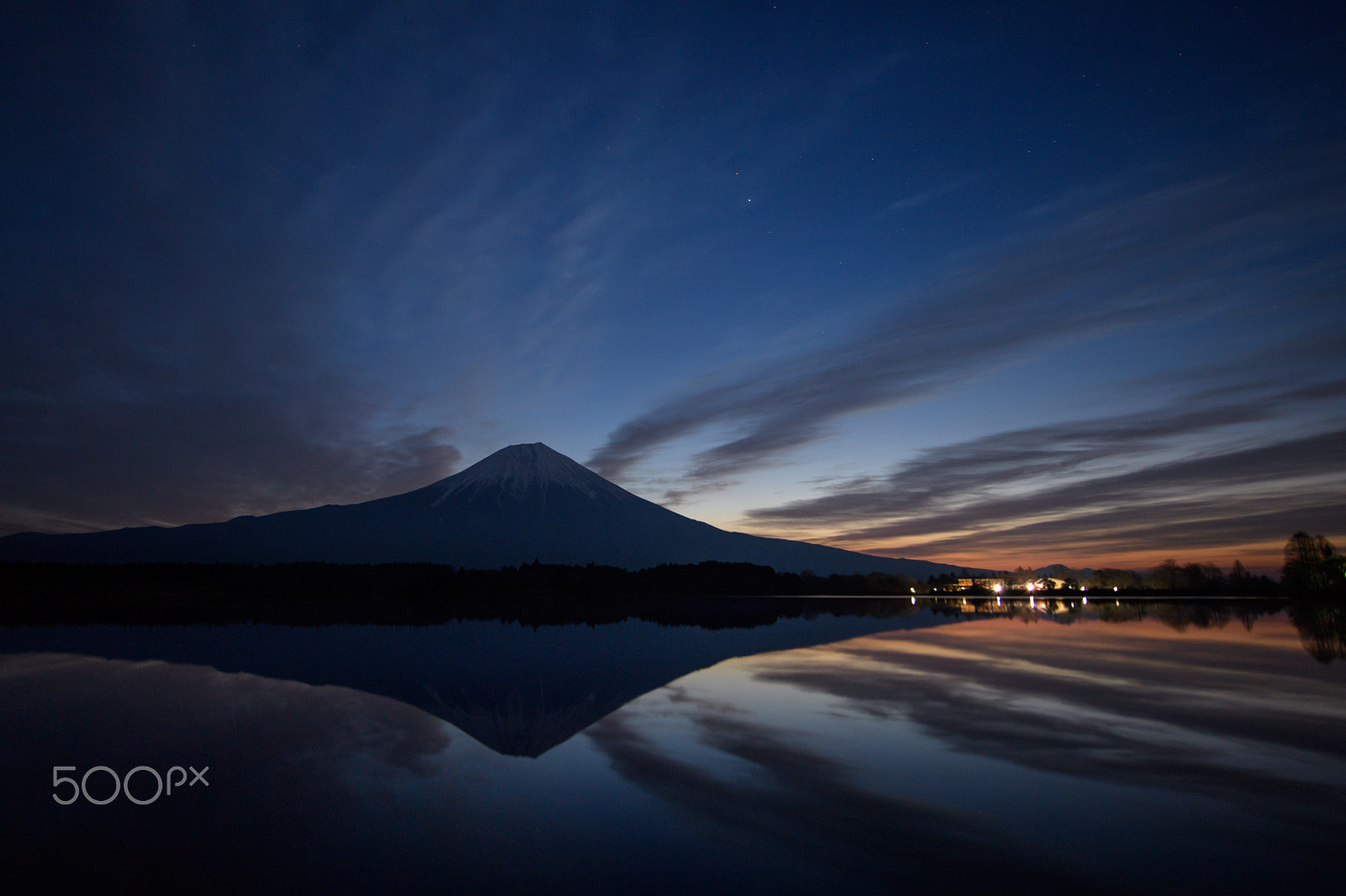 Nikon D5 sample photo. Thousand hands(3.4sec ver ) photography
