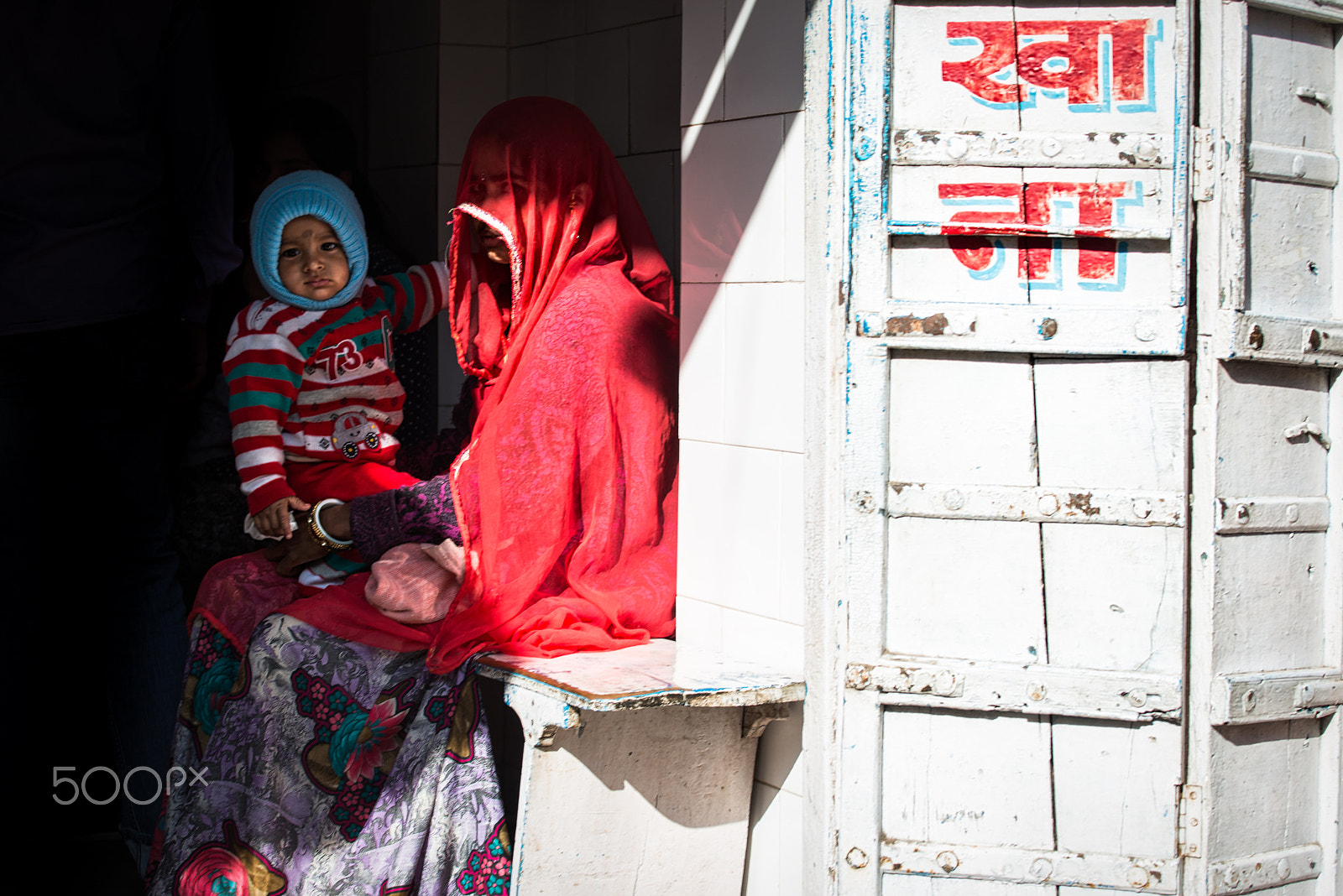 Nikon D800 sample photo. Woman in shadow photography