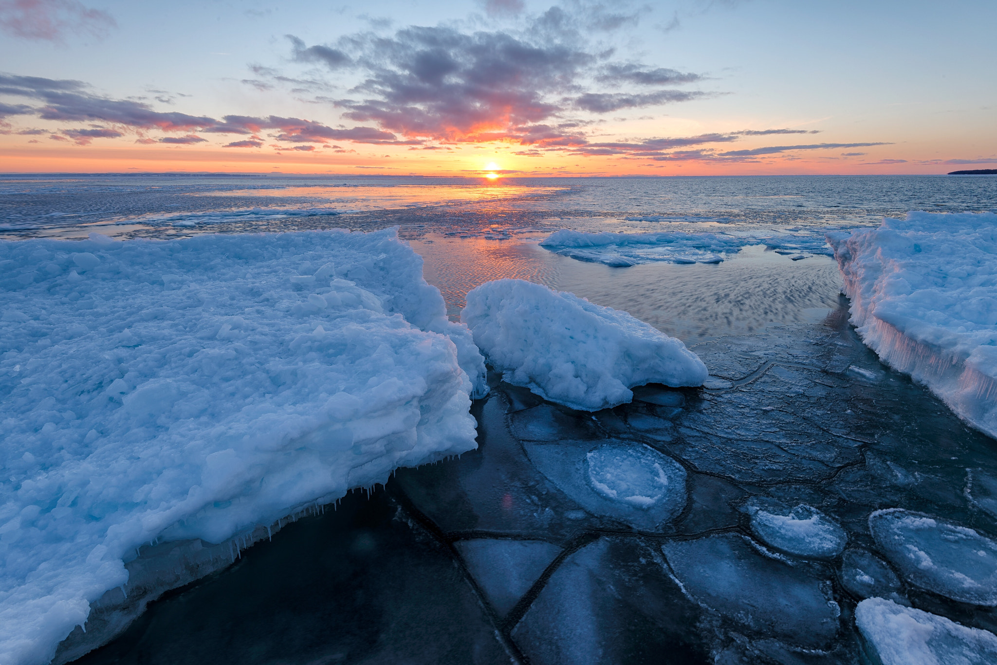 Nikon AF-S Nikkor 16-35mm F4G ED VR sample photo. Tiny beach sunset photography