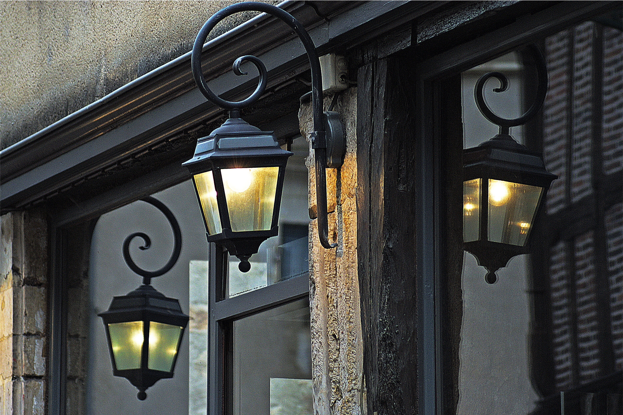 Sony 75-300mm F4.5-5.6 sample photo. Illumination photography