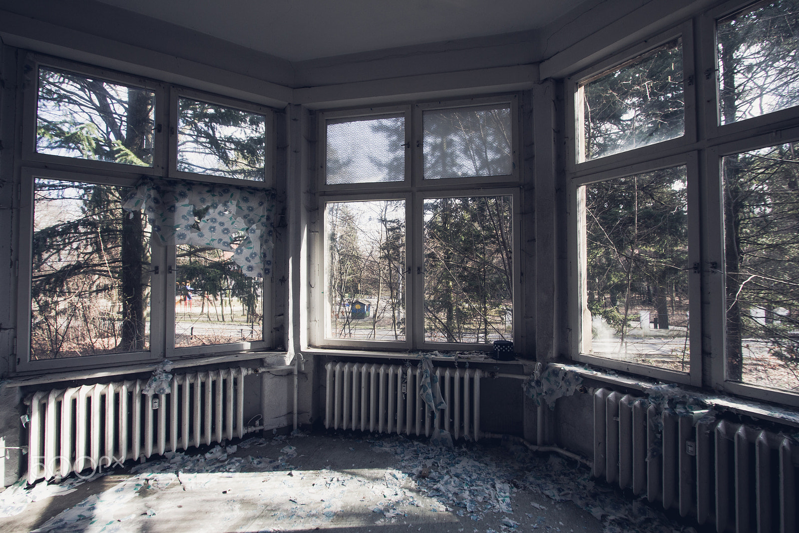 Canon EOS 700D (EOS Rebel T5i / EOS Kiss X7i) sample photo. Abandoned house view photography